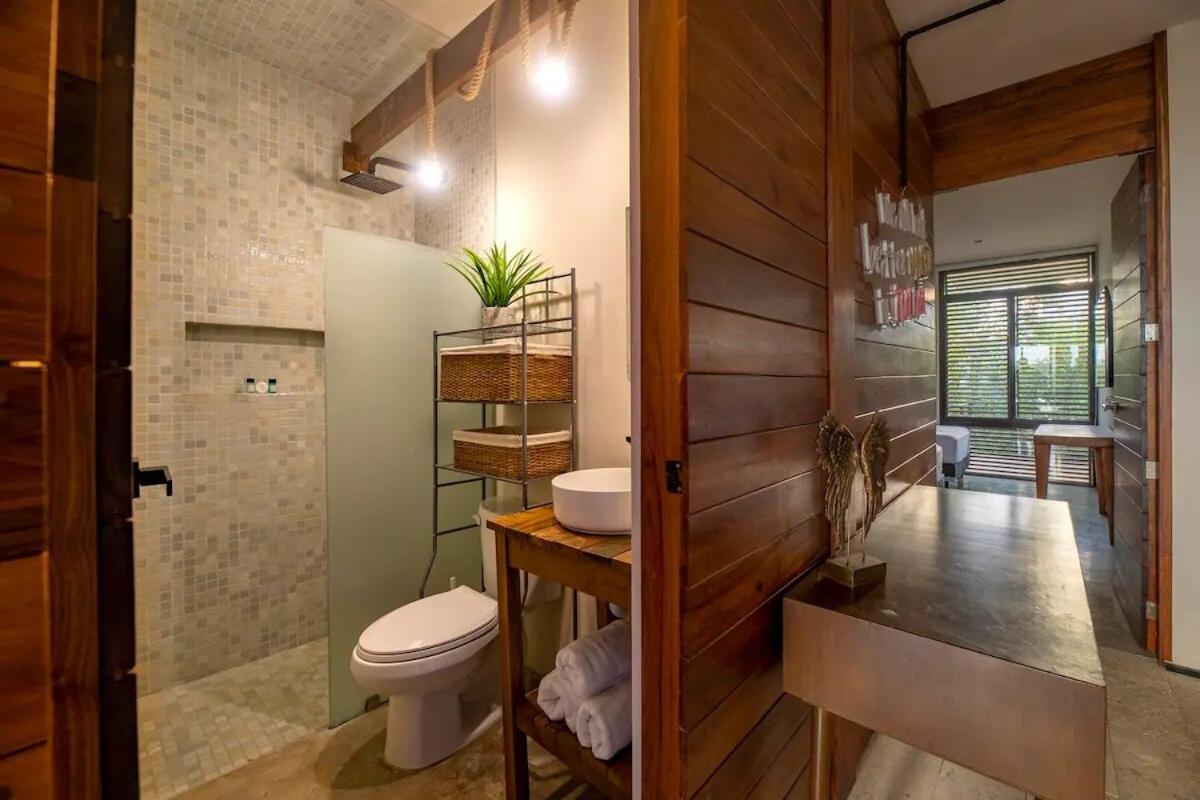 Private Rooftop With Jacuzzi Sleeps 8 In La Veleta Apartment *