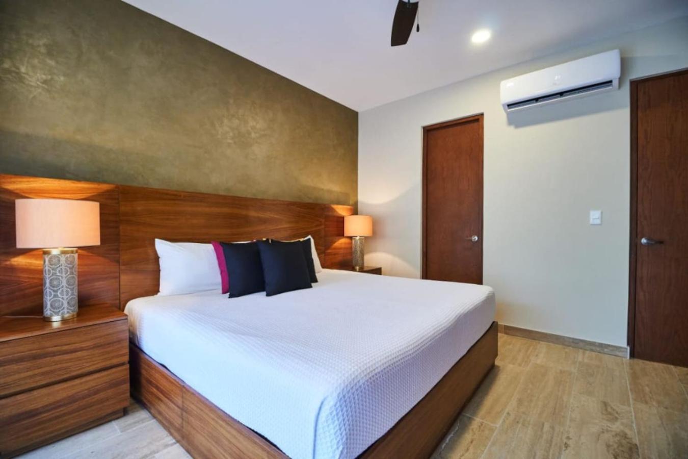 Apartment Luxury 2bd Rooftop Pool Jacuzzi Gym Sauna Y