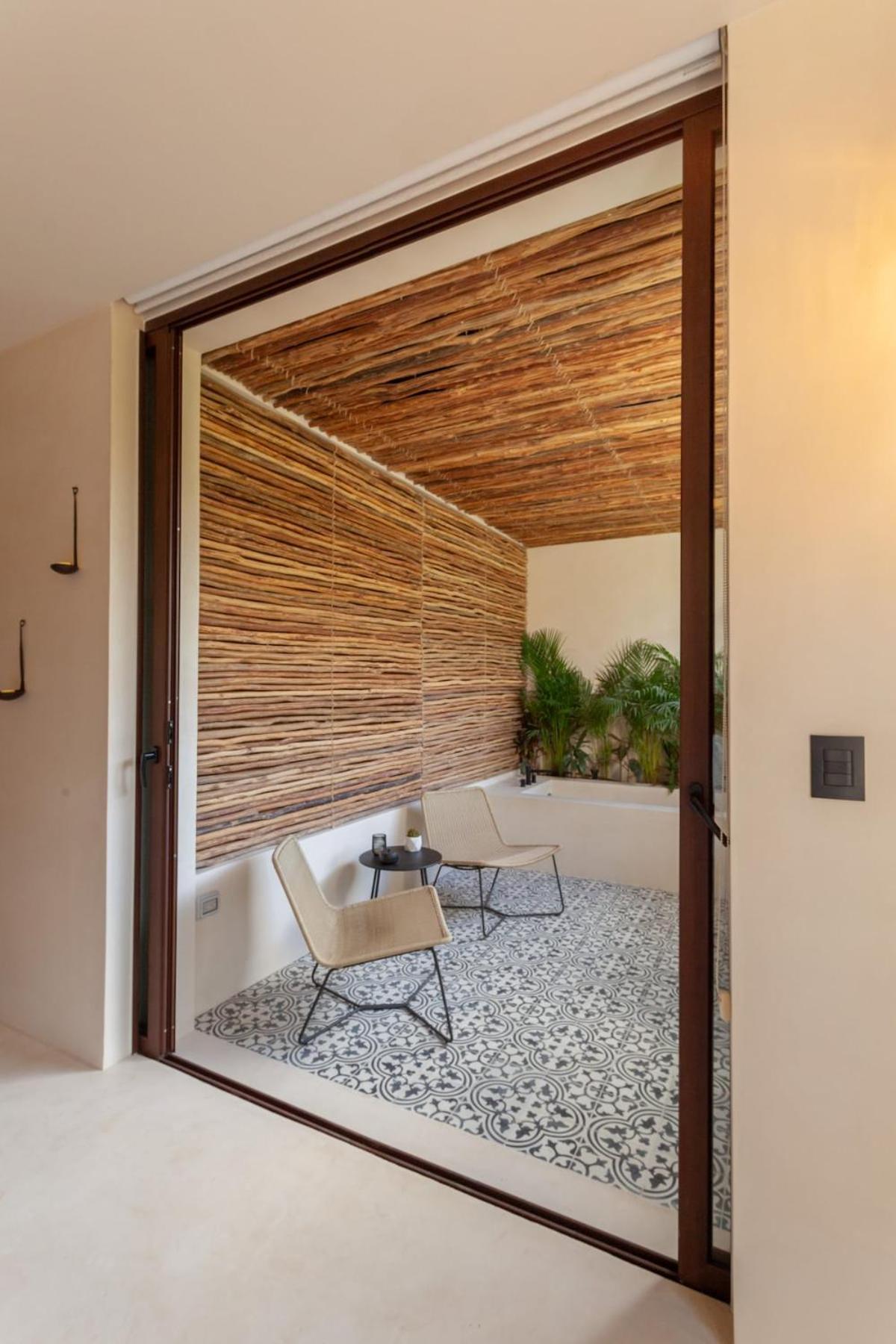 Apartment Nature Retreat With Tub And Terrace