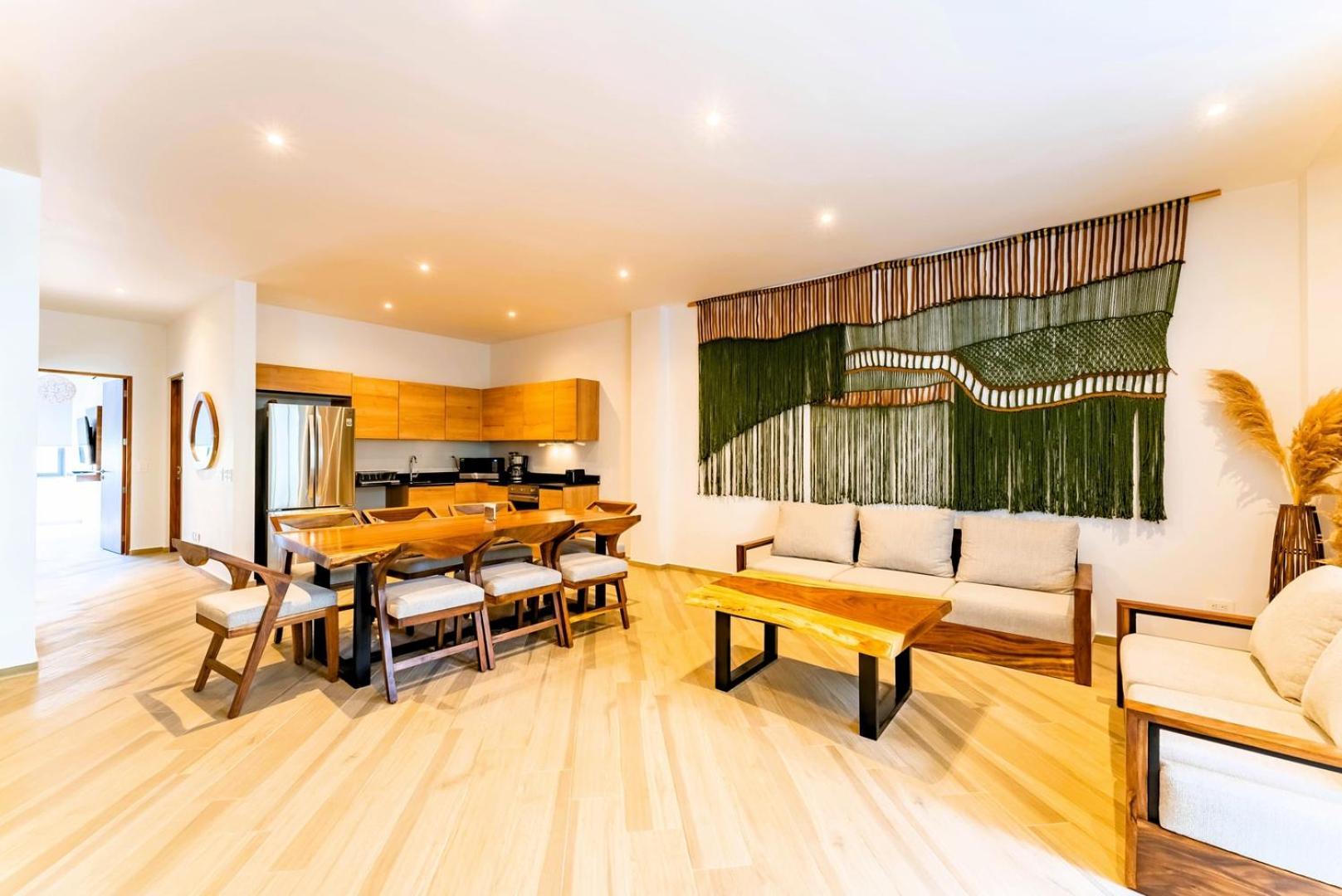 Anana Yaaxlum 105 S *