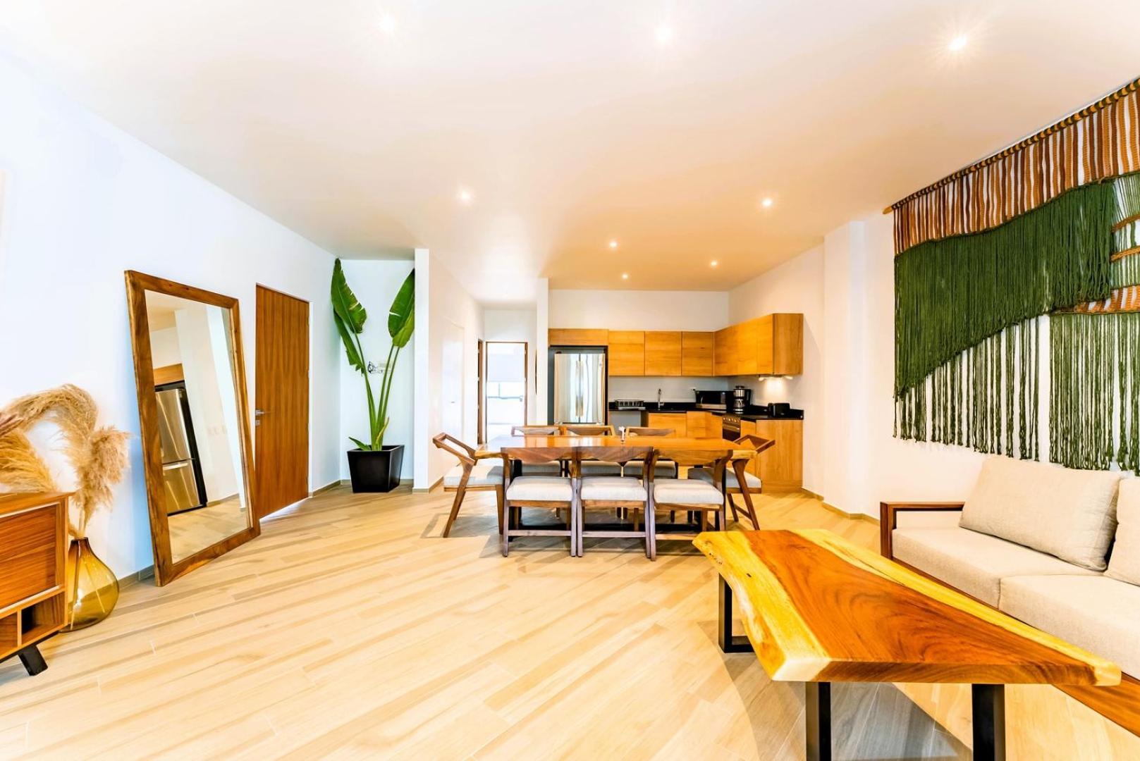 Anana Yaaxlum 105 S *