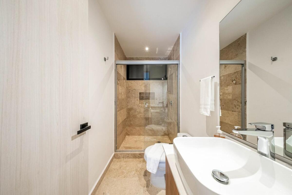 Apartment Luxury Private Pool And Movie Theater Retreat