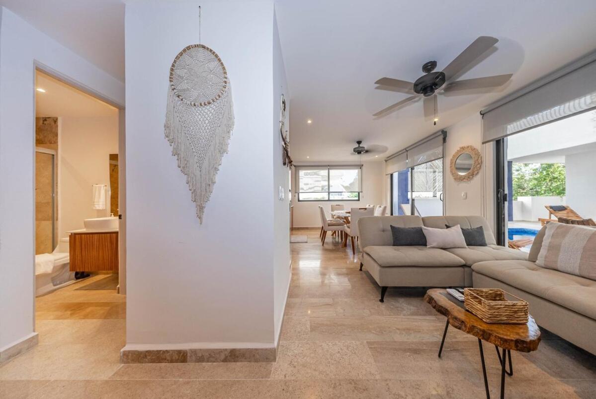 Luxury Private Pool And Movie Theater Retreat