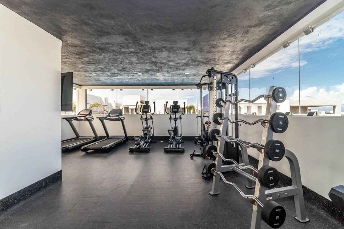 Luxury Private Pool And Movie Theater Retreat Apartment *