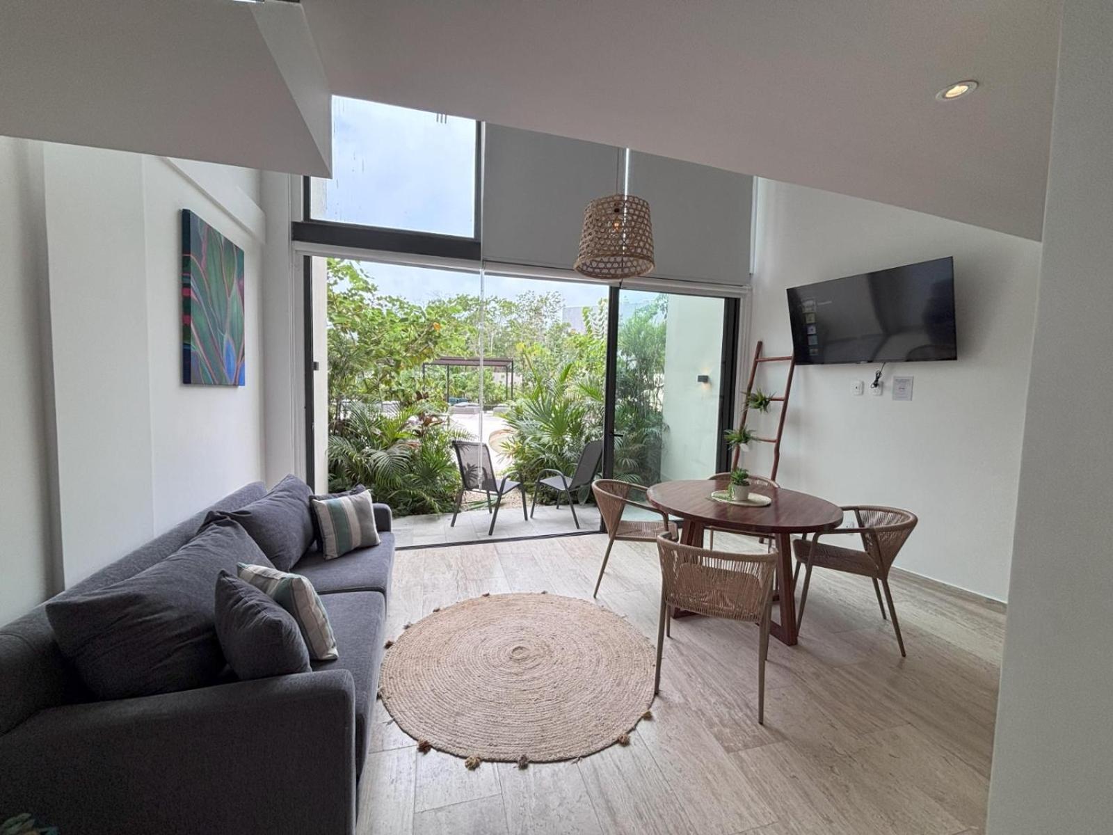 Modern & Luxury At Mistiq