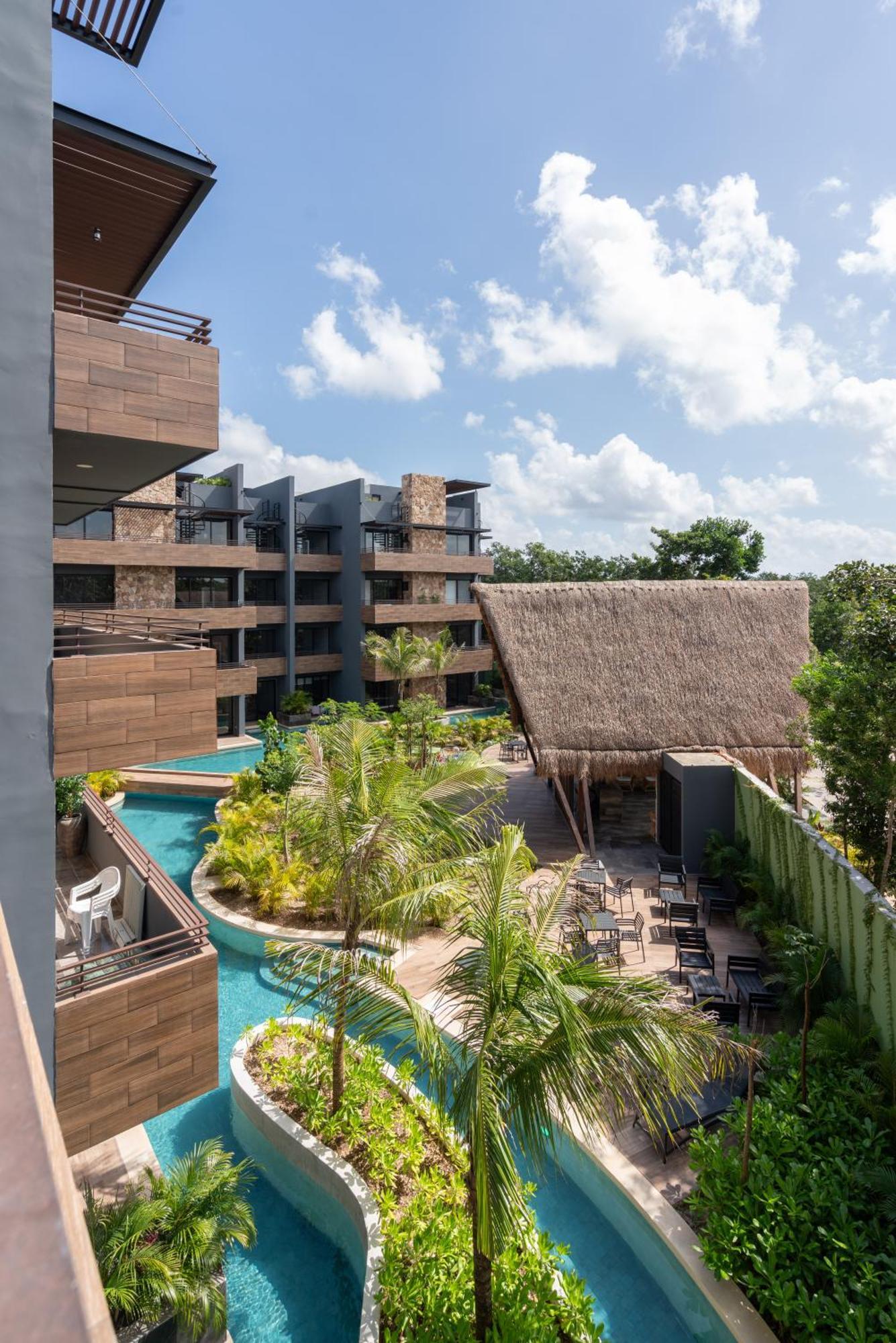 Apartment Paramar Black