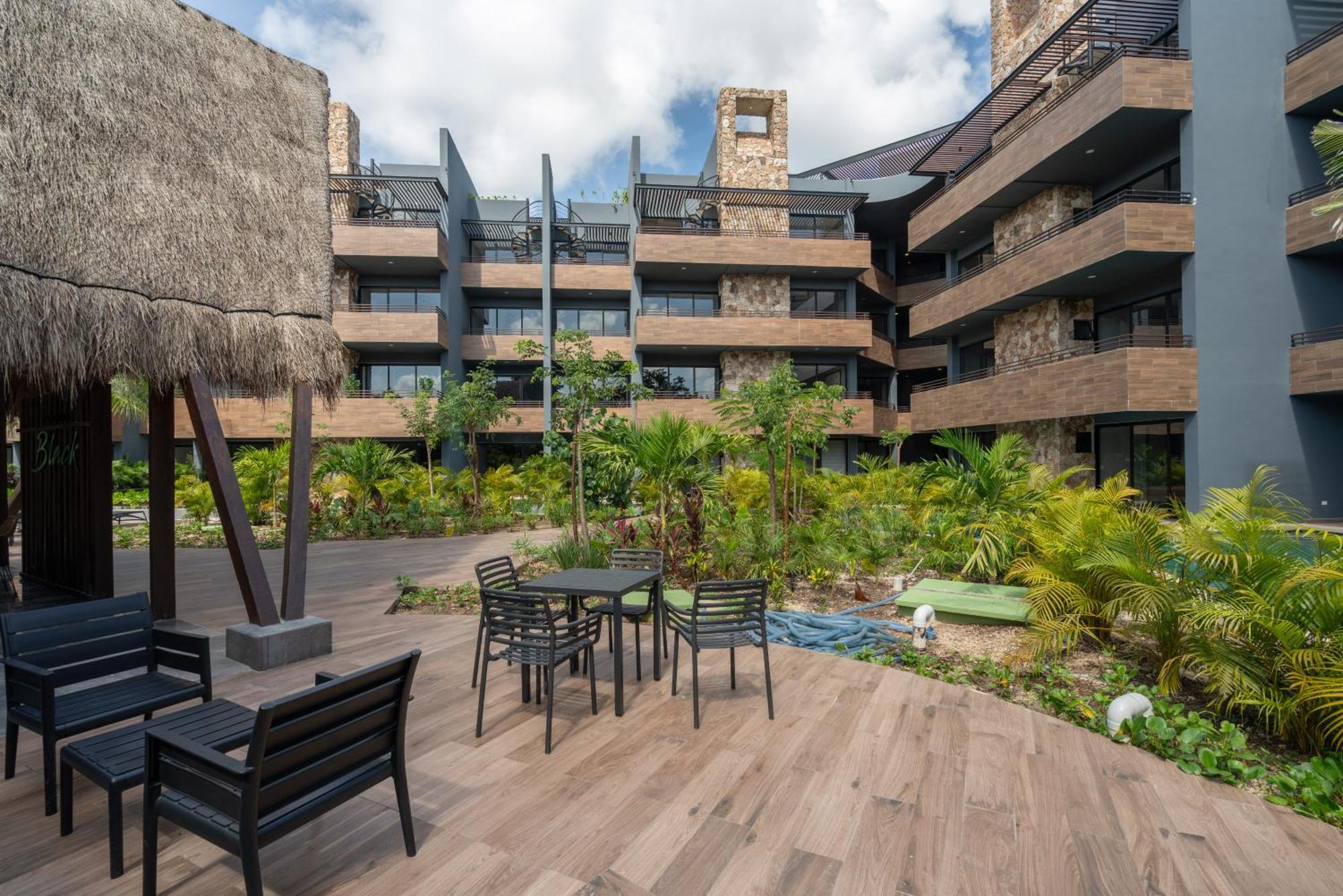 Paramar Black * Tulum