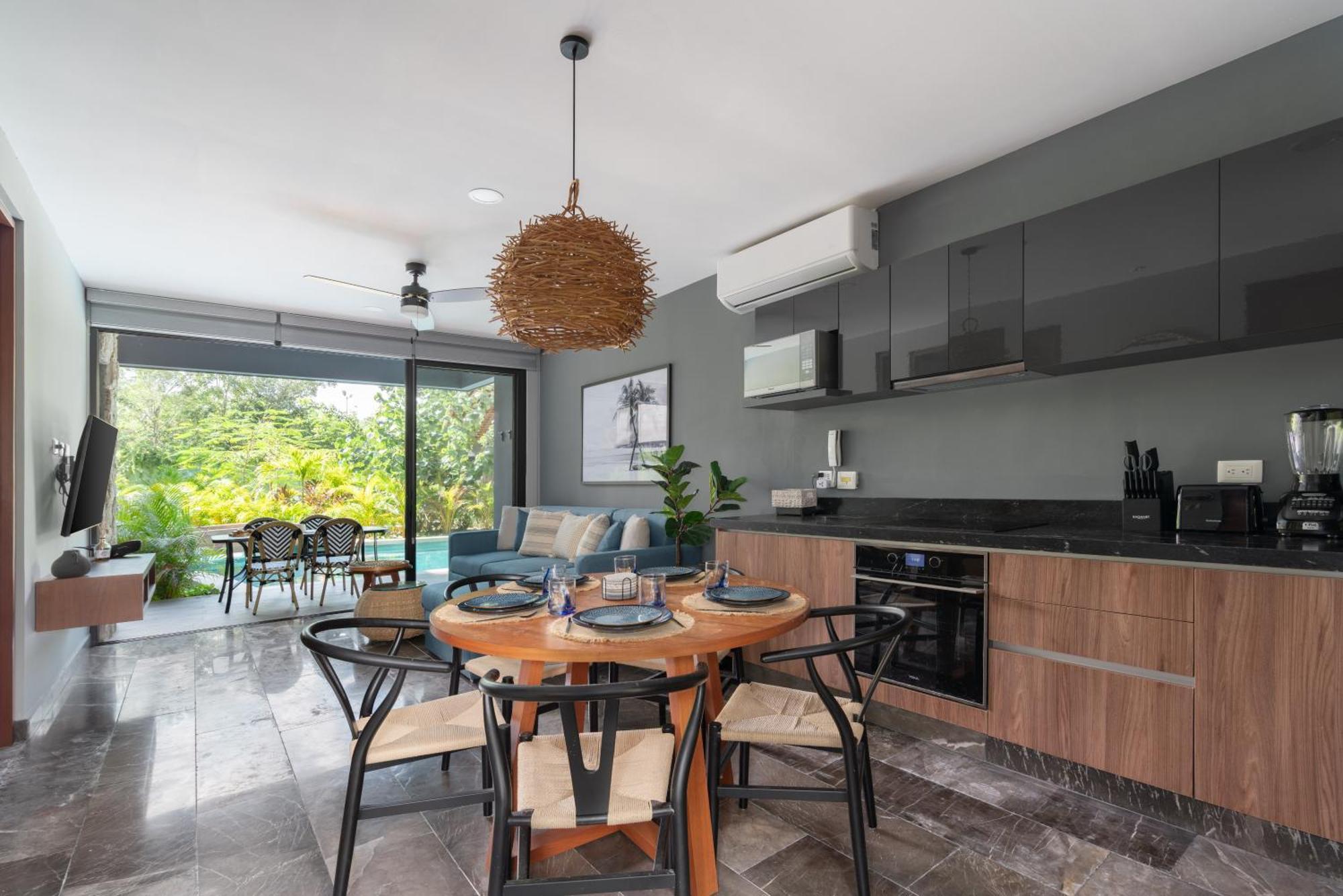 Paramar Black * Tulum