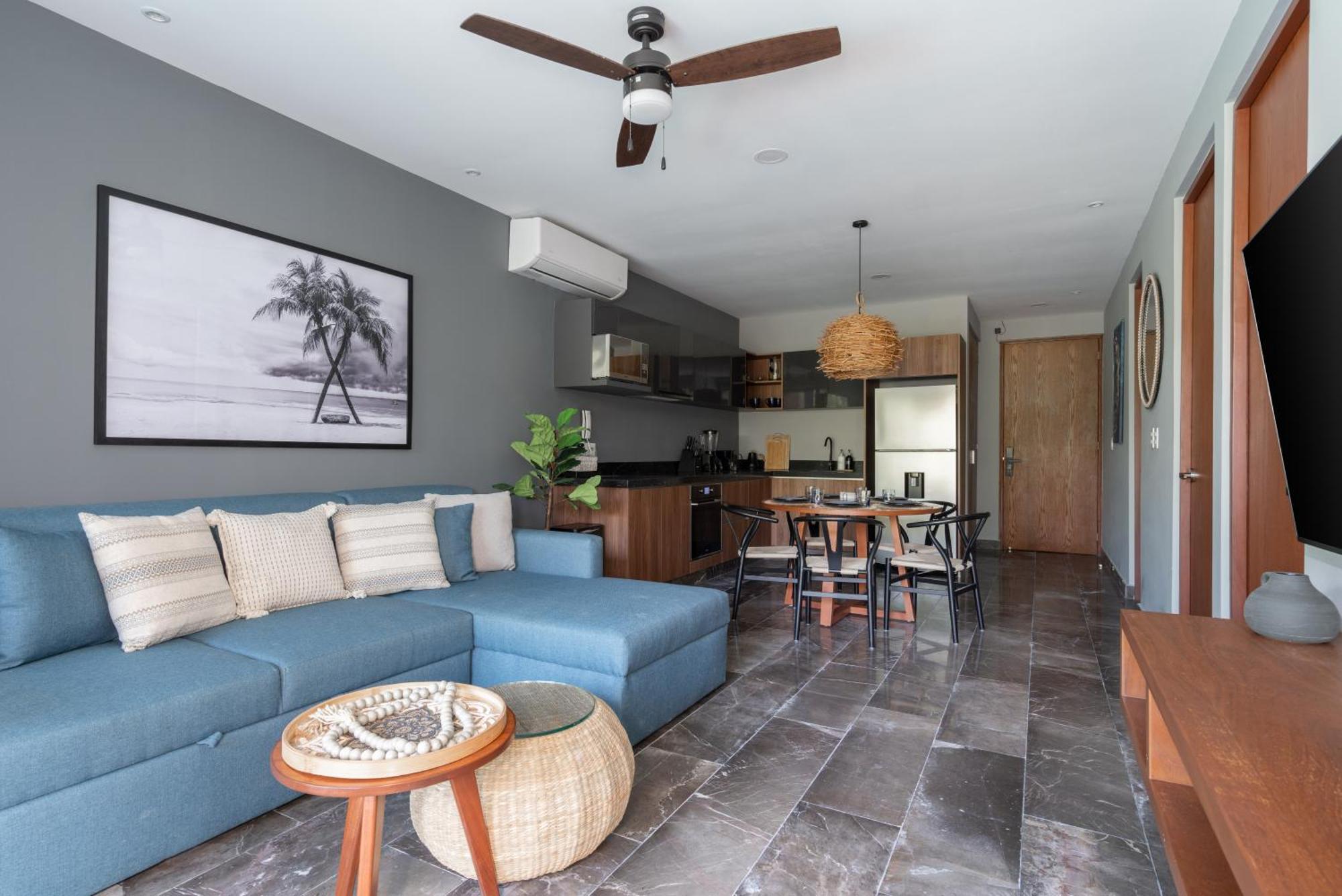 Apartment Paramar Black *