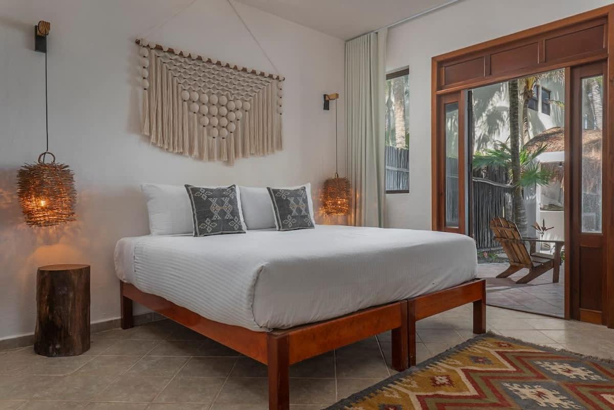 Villa New 3br Private Beachfront With Pool At Soliman