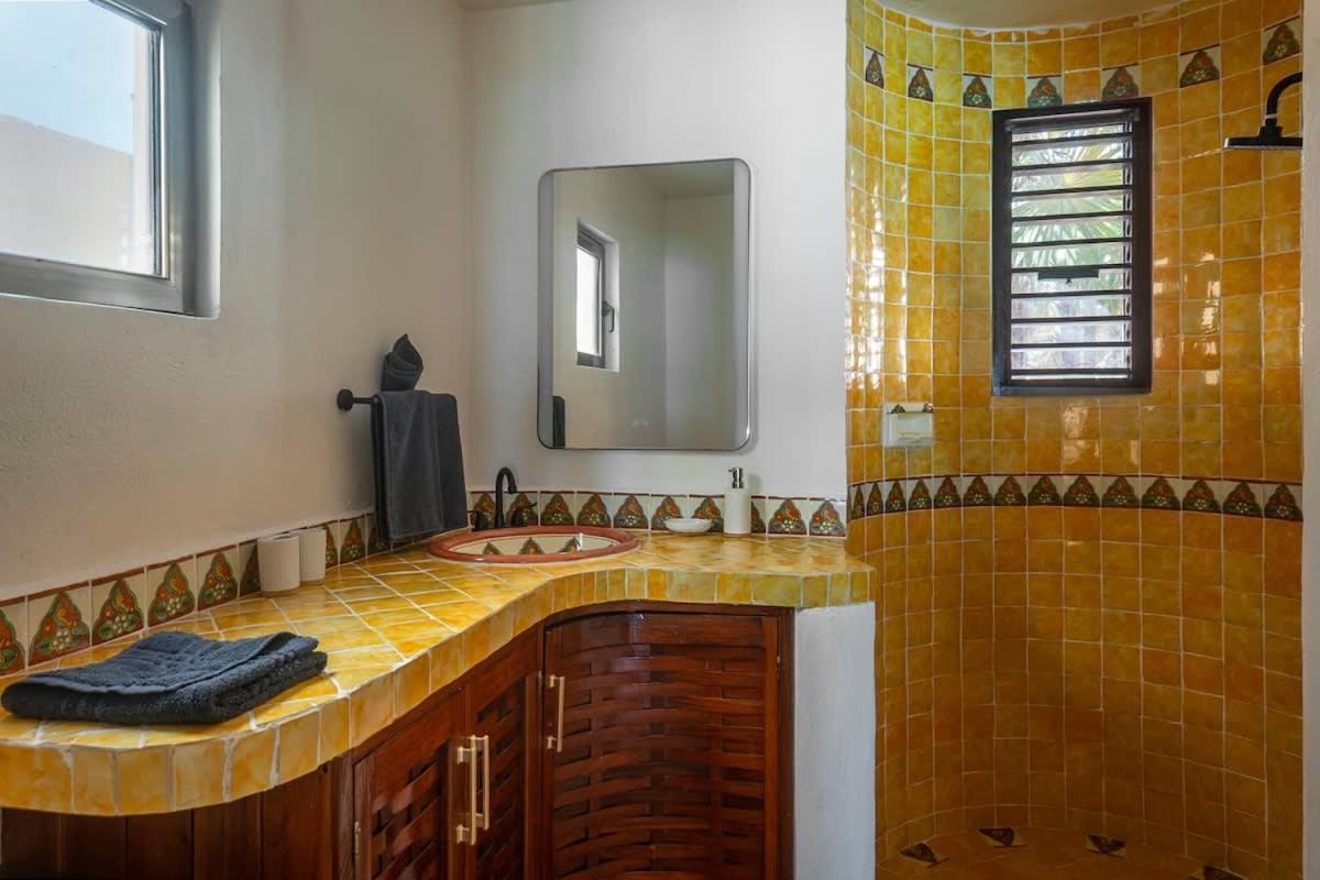 New 3br Private Beachfront With Pool At Soliman Villa *