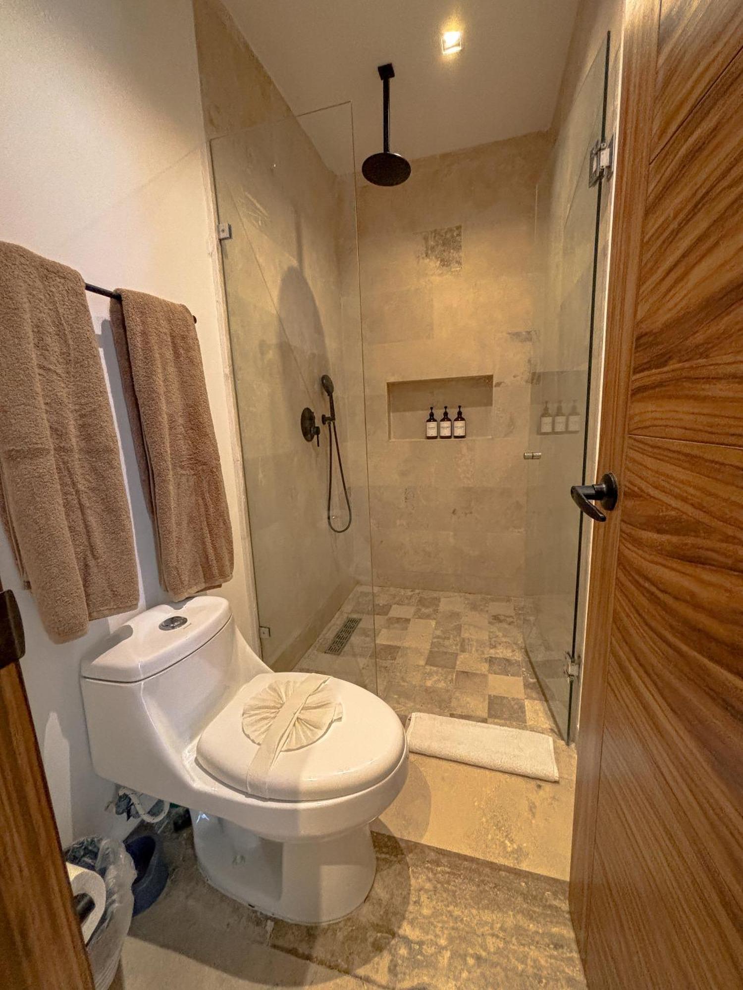 Sak Tuunich Luxury Residences Aparthotel