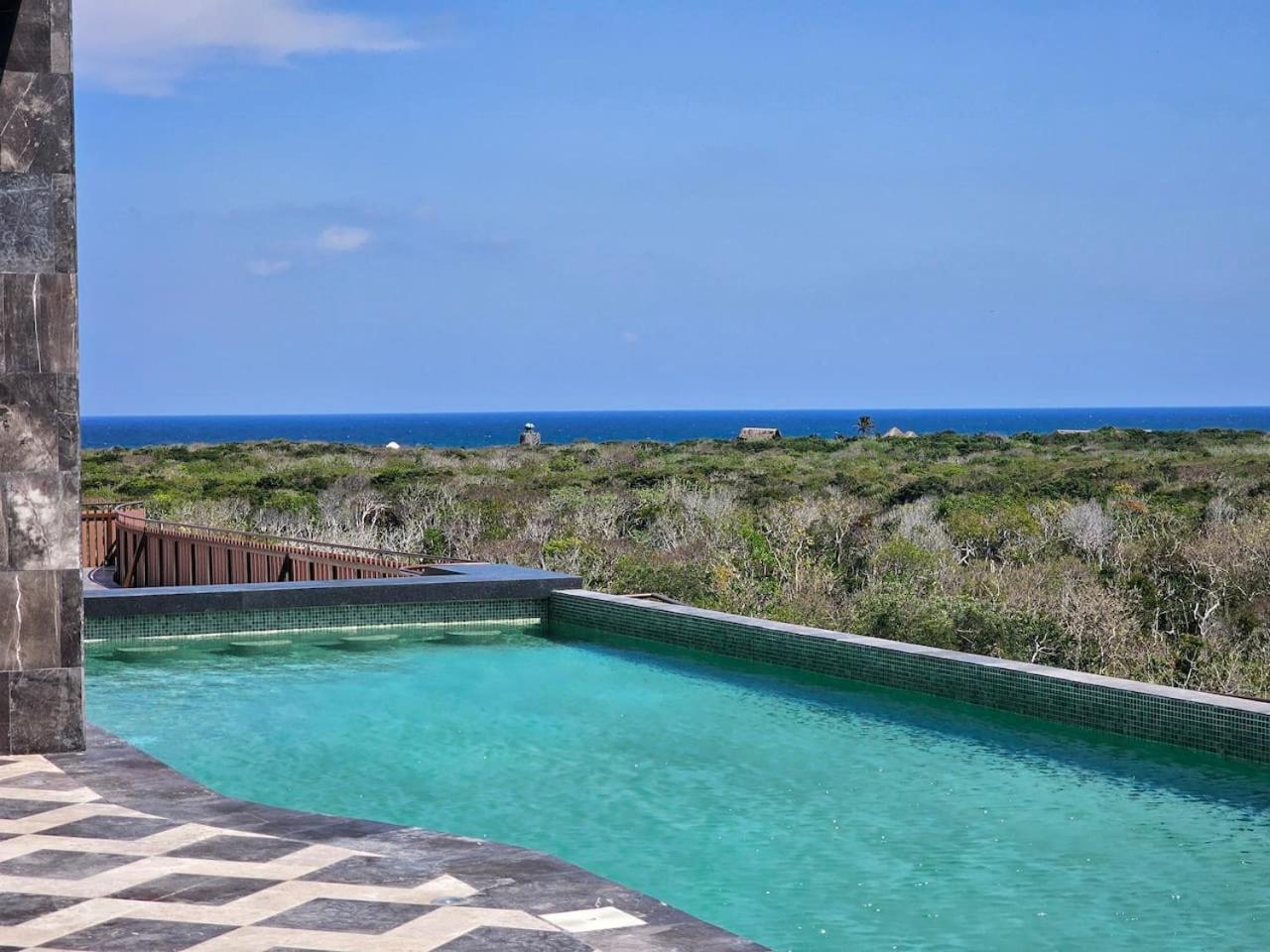 Luxury 3bd With Balcony And Rooftop Pool