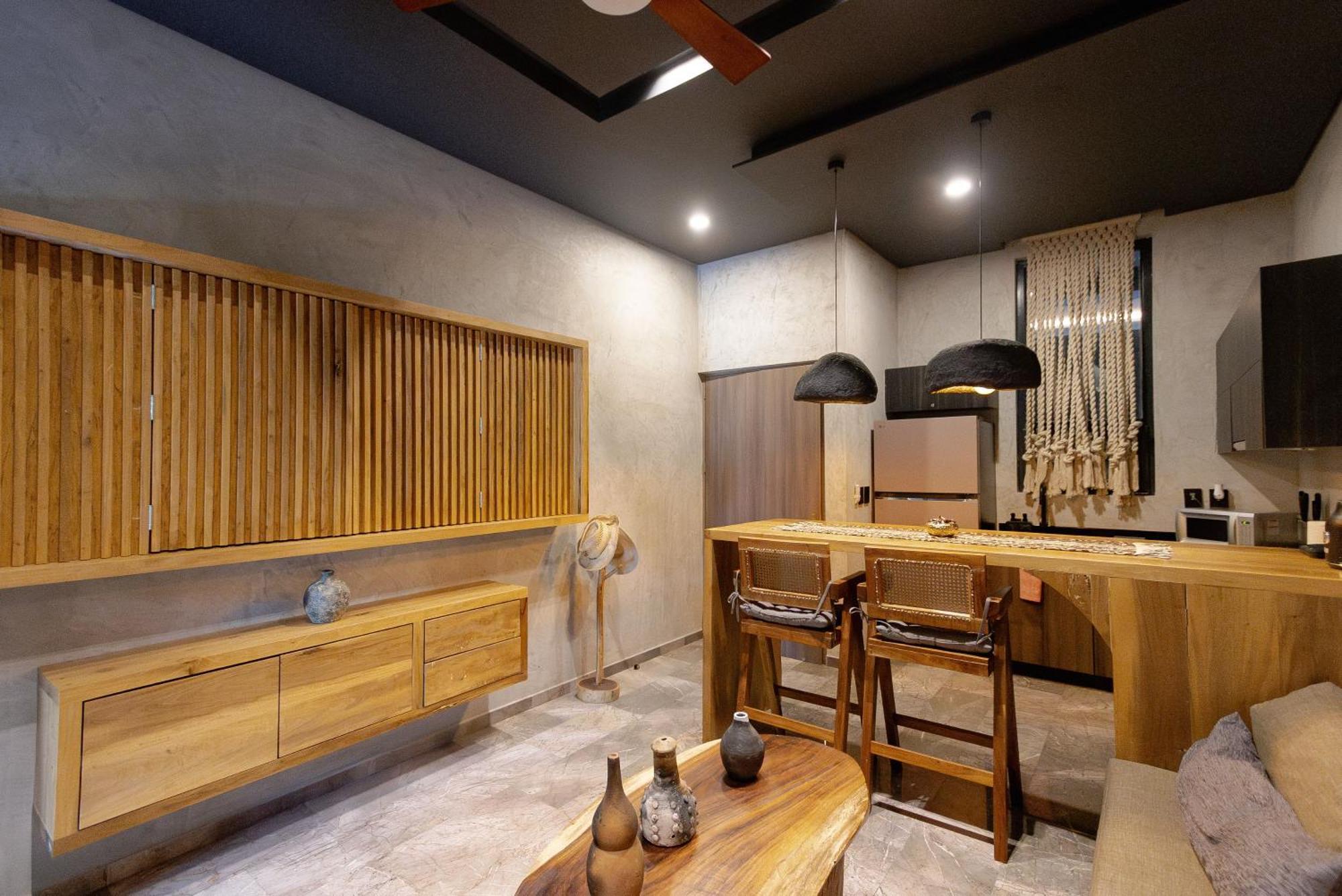 Apartment Designer Cave With Club Included - Zone