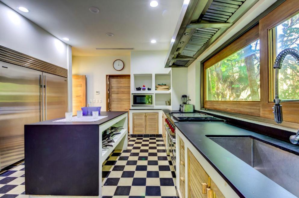 Villa Beachfront In Tulum