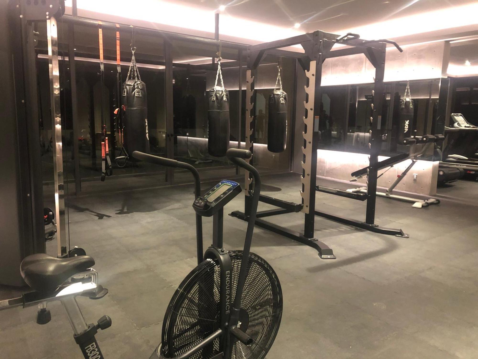 Plunge Pool Duplex Ph With Club Shuttle And Gym