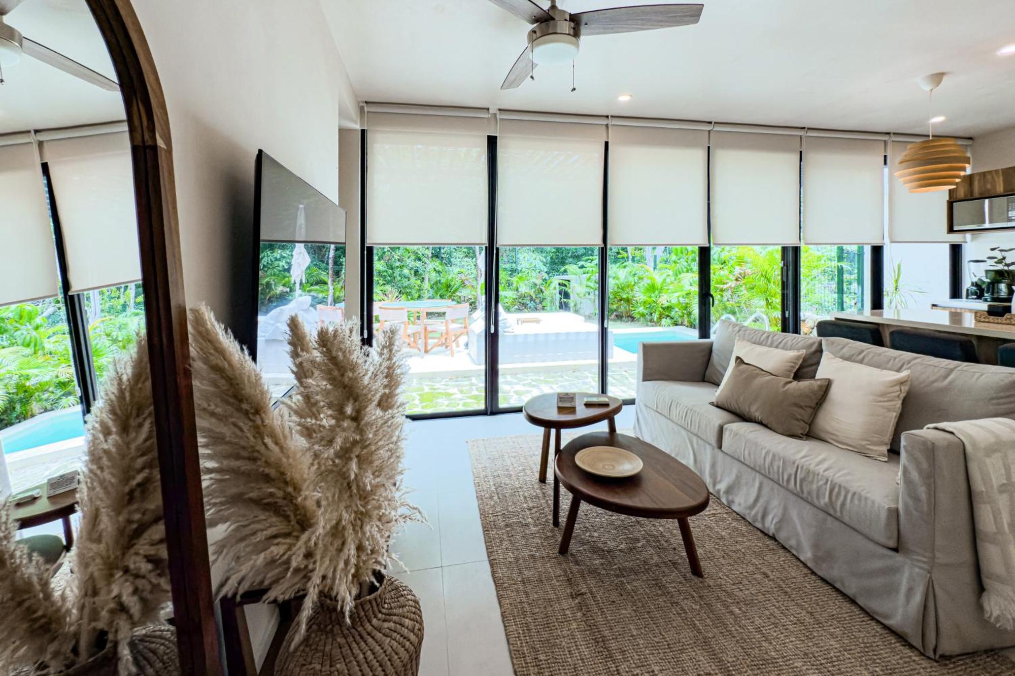 Paradise Awaits @ Tao Edena 32 *