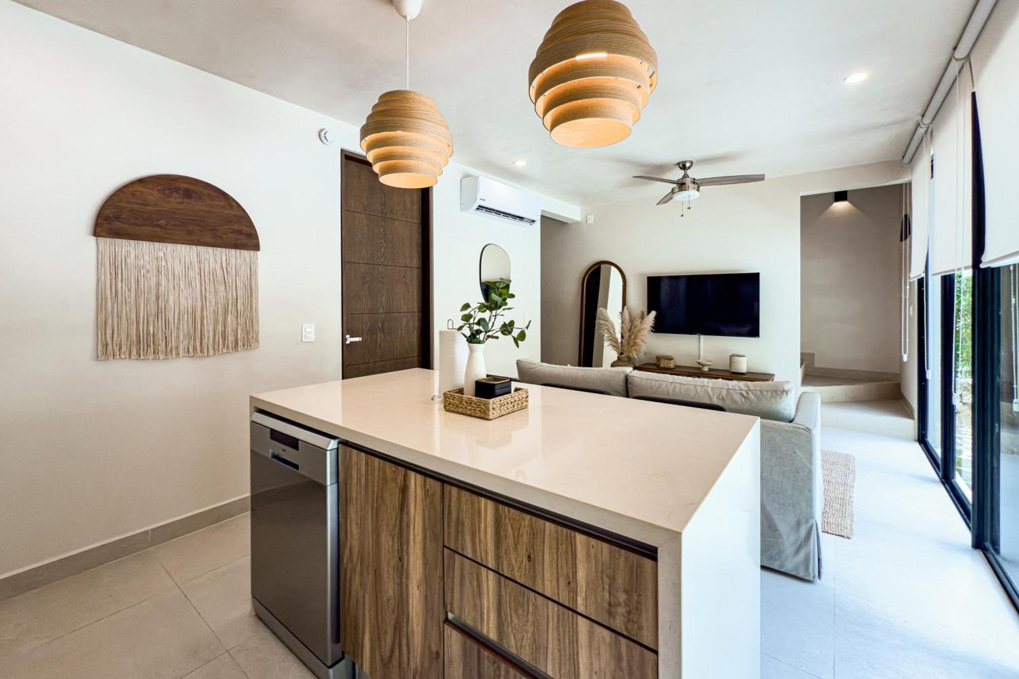 Paradise Awaits @ Tao Edena 32 *