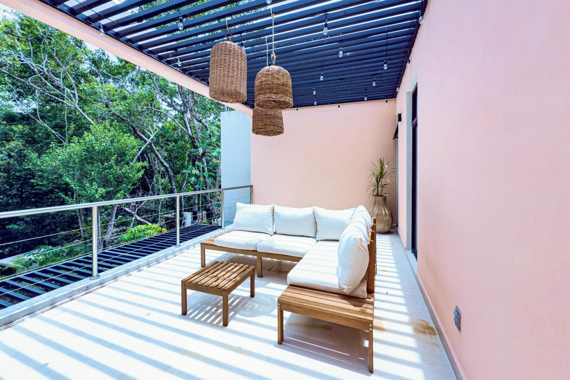 Paradise Awaits @ Tao Edena 32 *