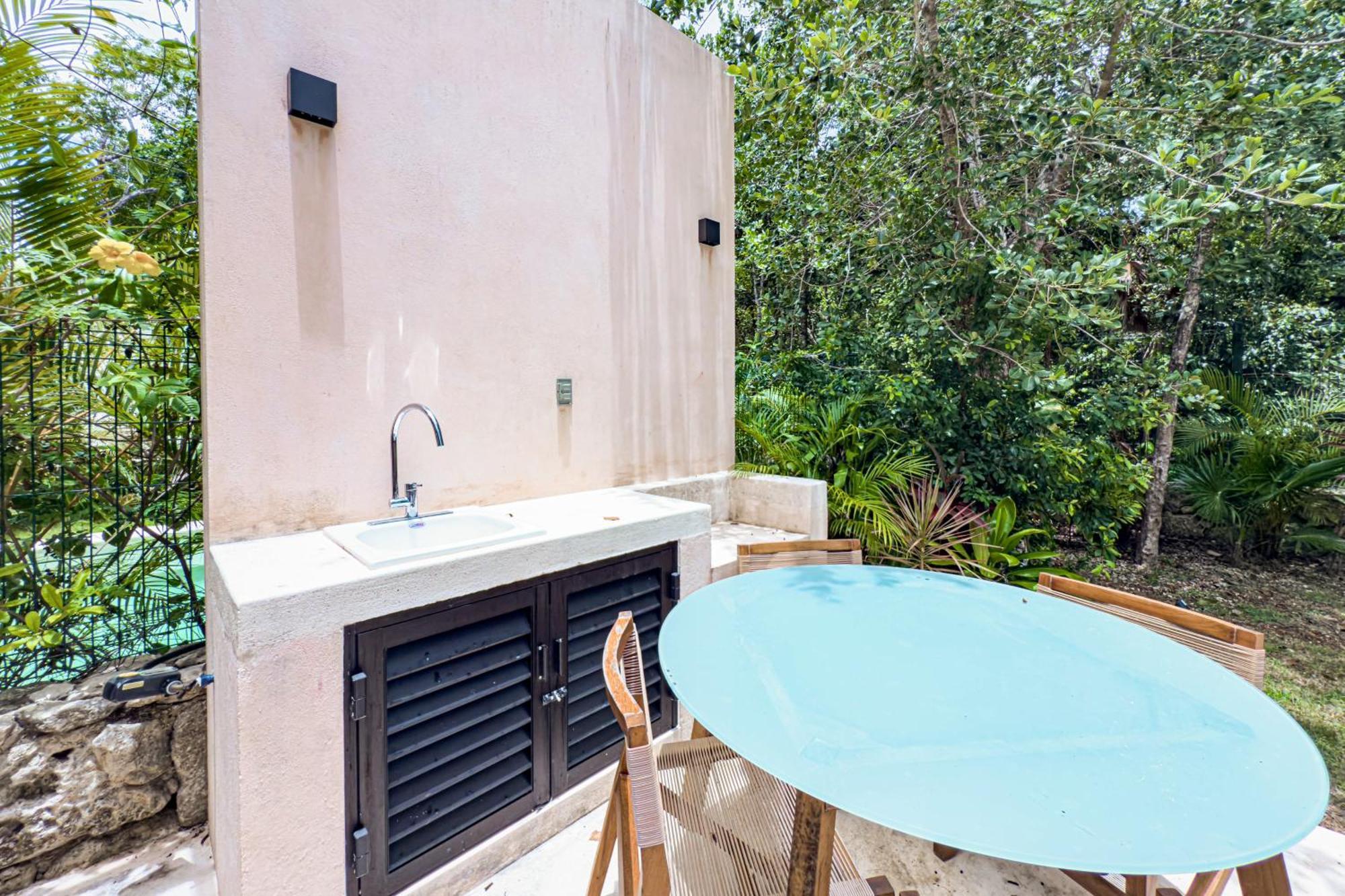 Paradise Awaits @ Tao Edena 32 *