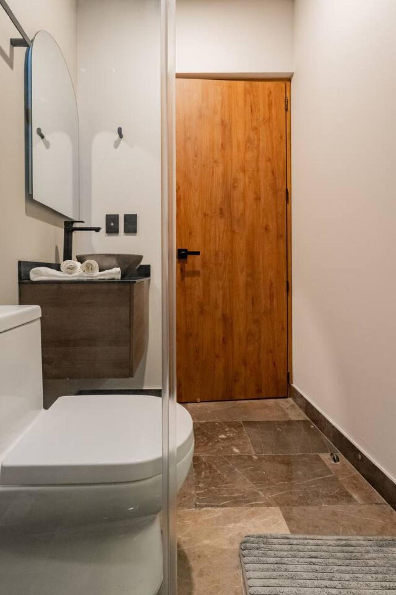 Modern Design Sunny Vibes In Prime Amira District Apartment *