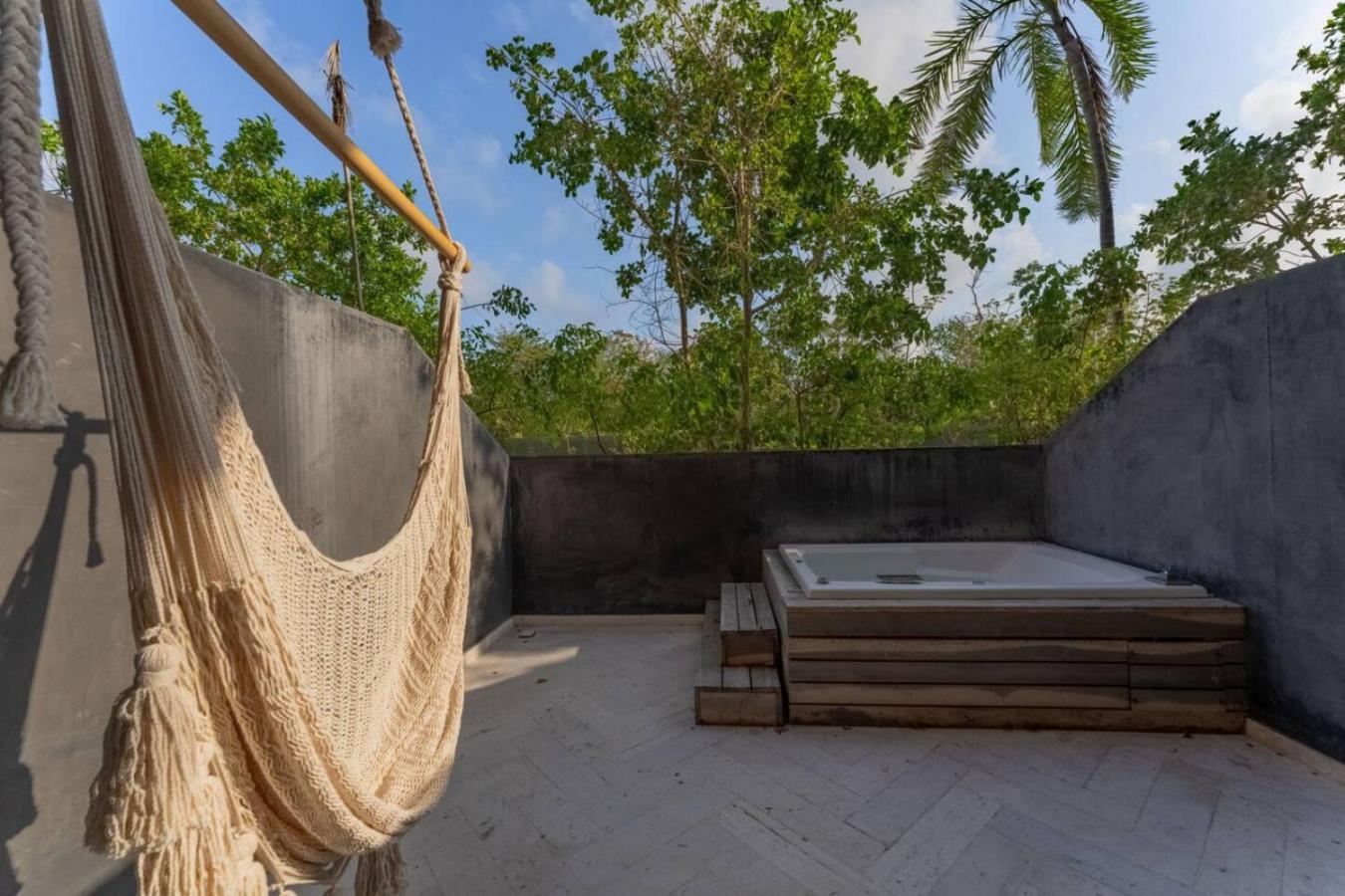 Modern Design Sunny Vibes In Prime Amira District Apartment