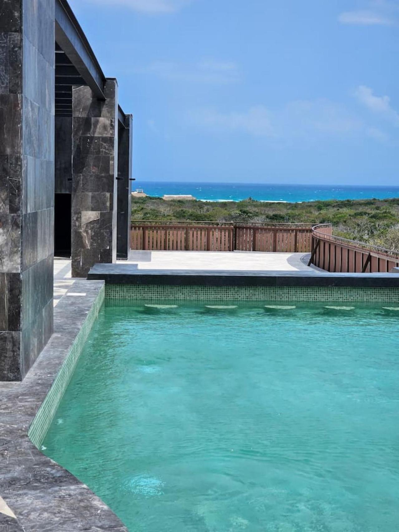 Modern Design Sunny Vibes In Prime Amira District Apartment *