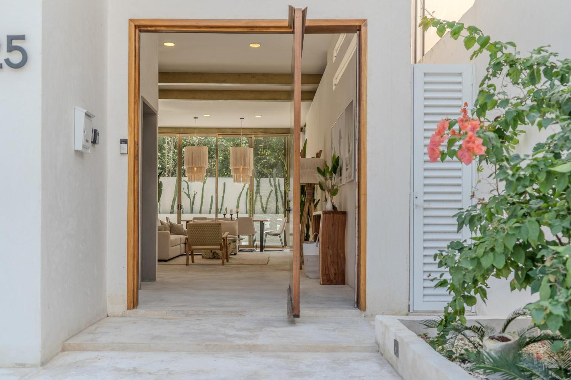 Tulipan Modern 4 Bedroom 4 Bathroom And Private Pool