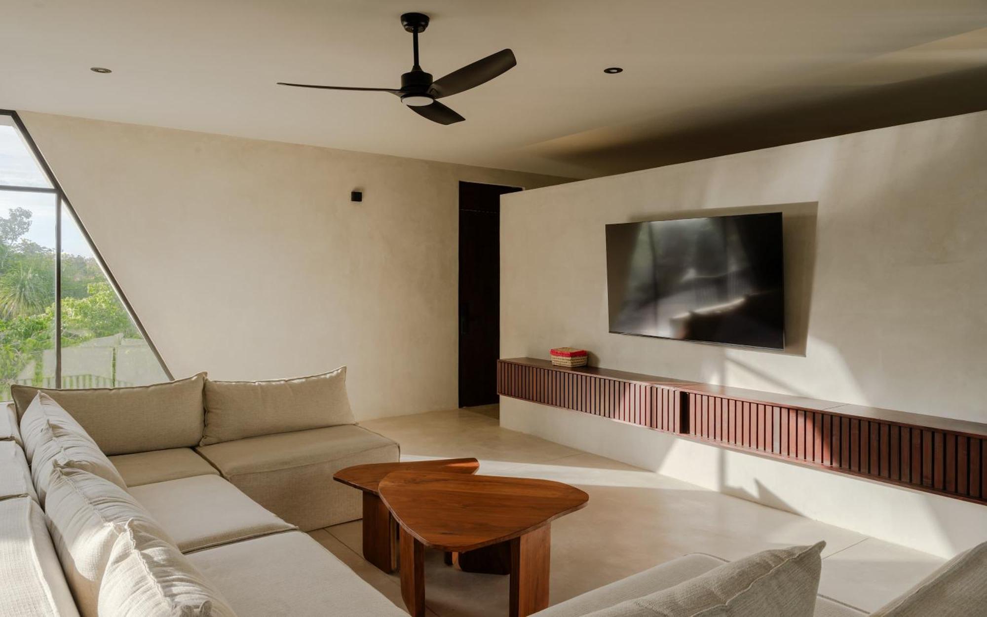 Luxury Jungle - Sleeps 21 - Private Pool *