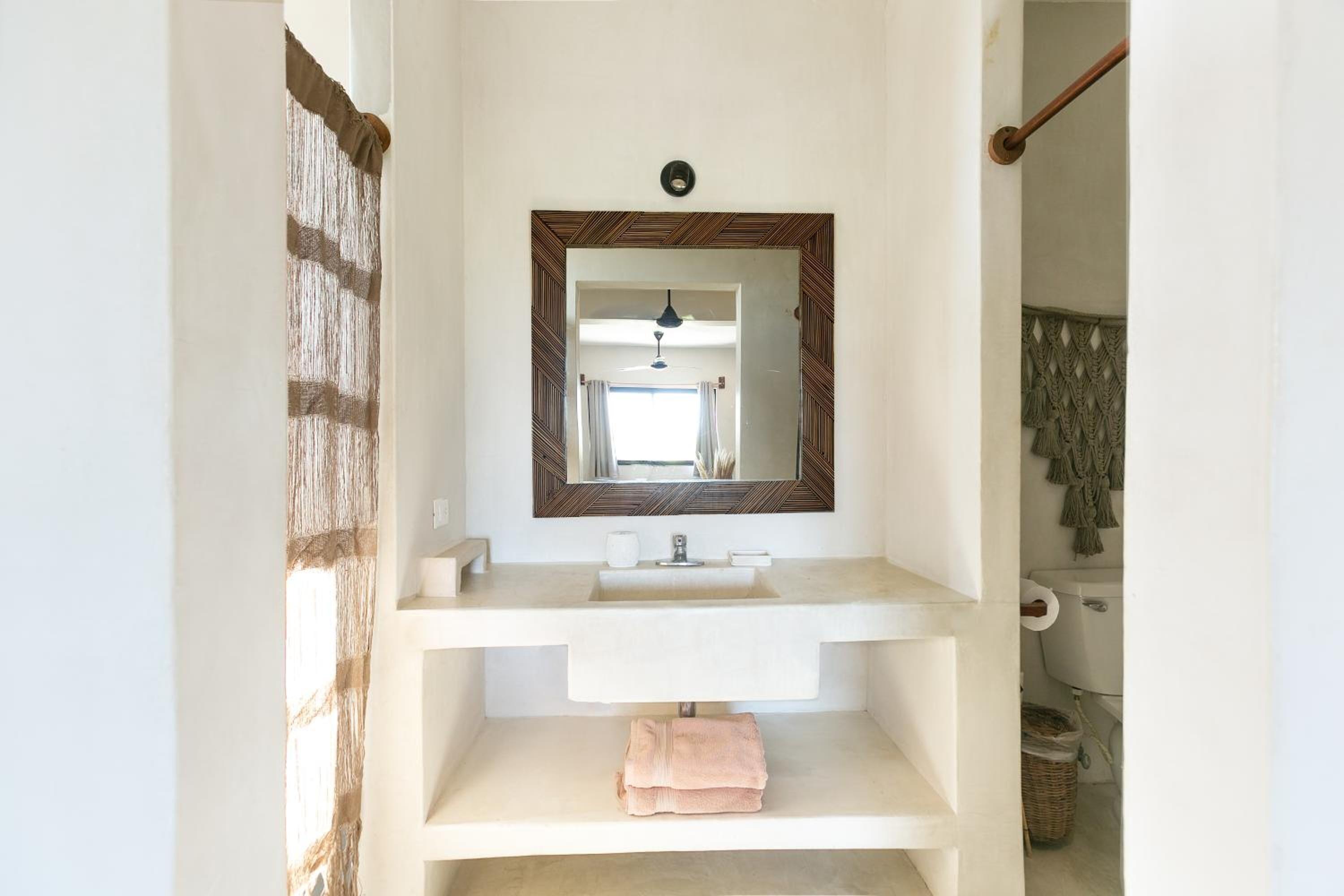 Hotel Townhouse By Amansala 2*