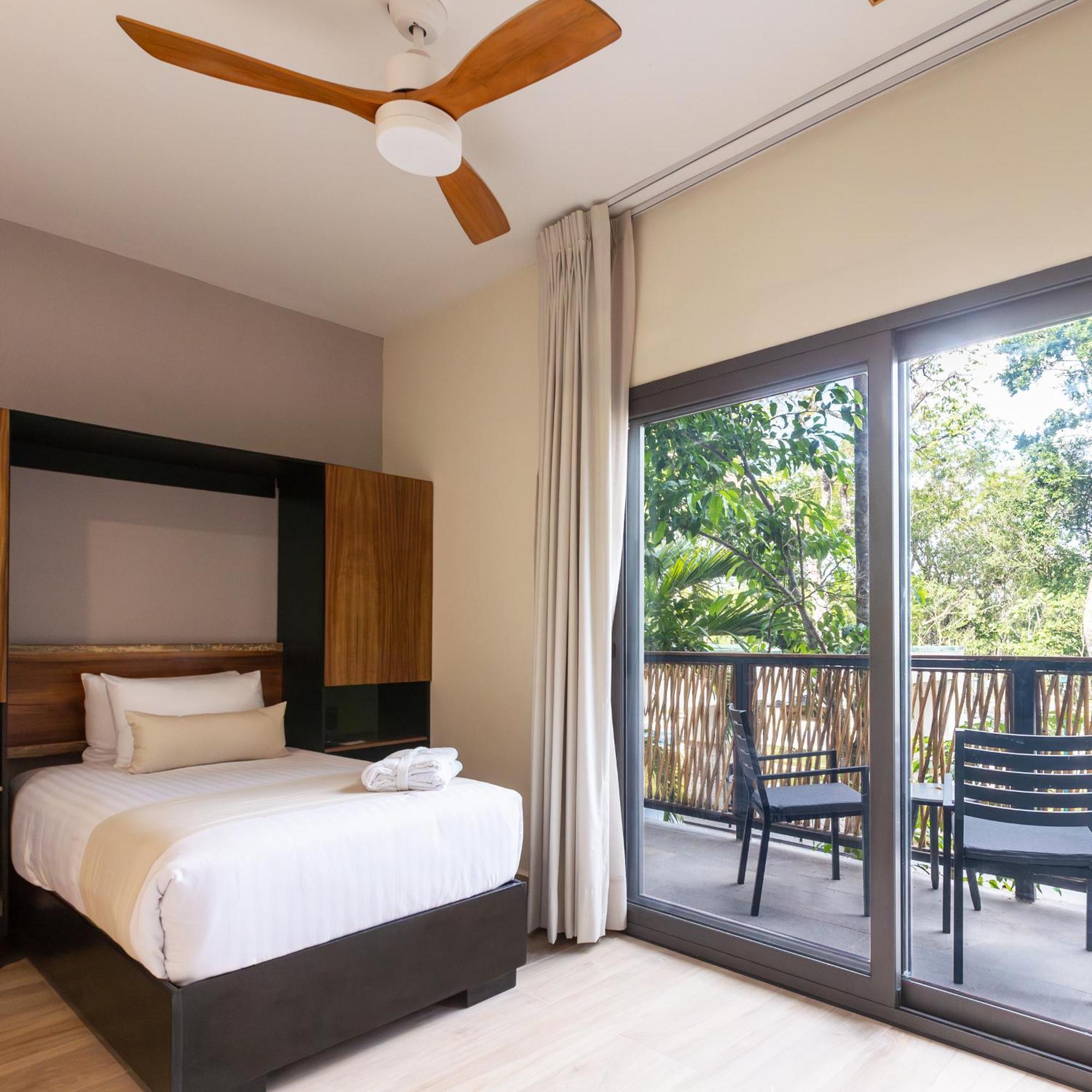 Hotel Mundo Maya Aeropuerto 3*