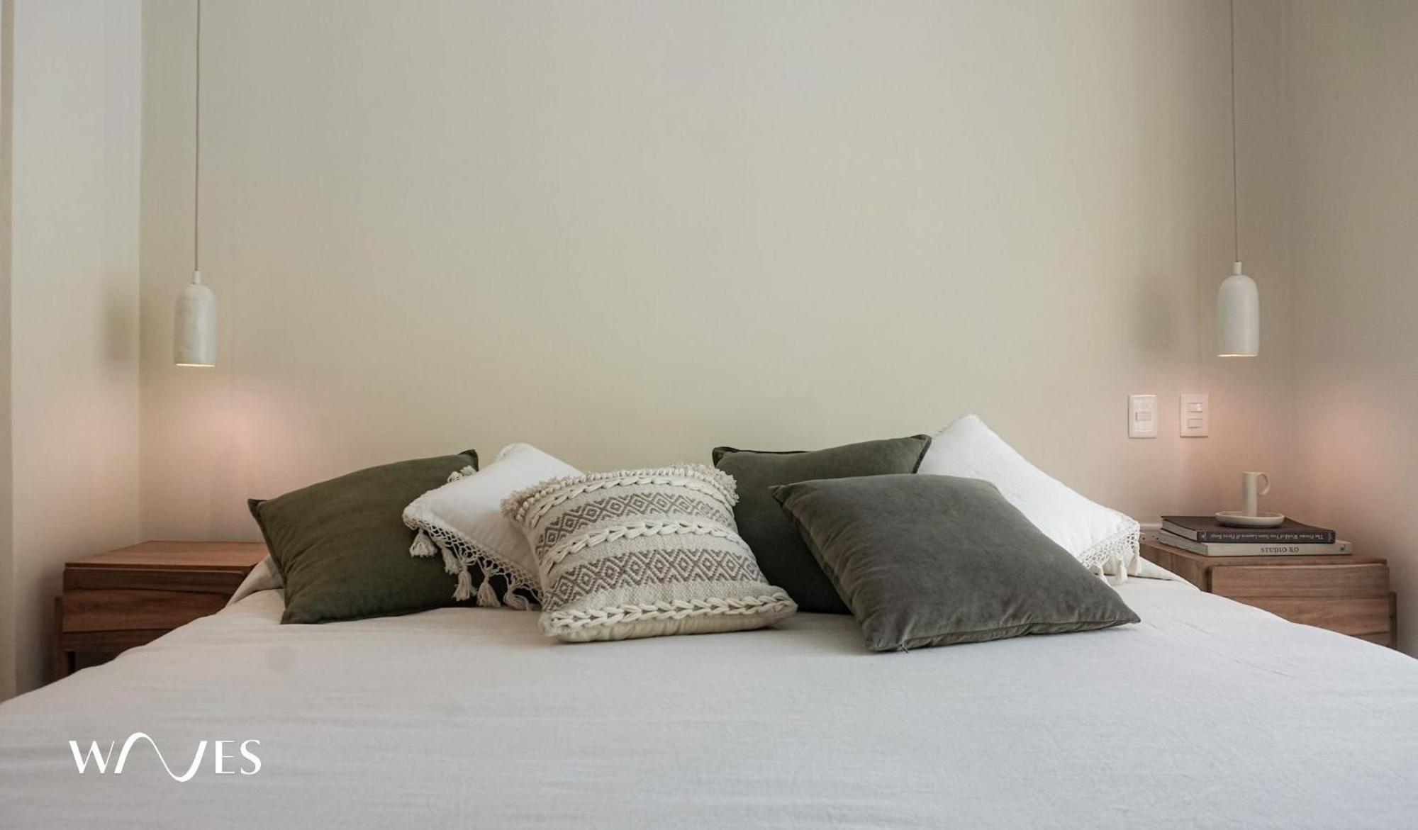 Exclusive Spacious 2 Br. Apt. Wprivate Pool Sonos Audio Speakers