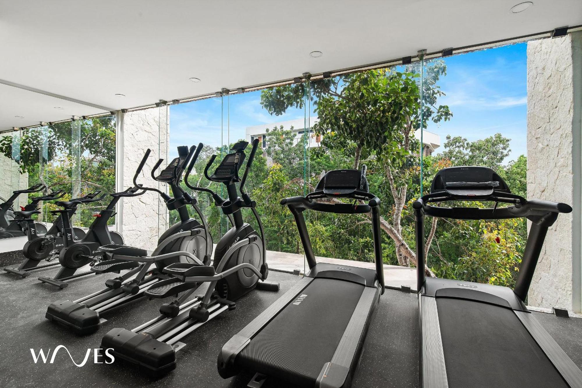 Exclusive Spacious 2 Br. Apt. Wprivate Pool Sonos Audio Speakers