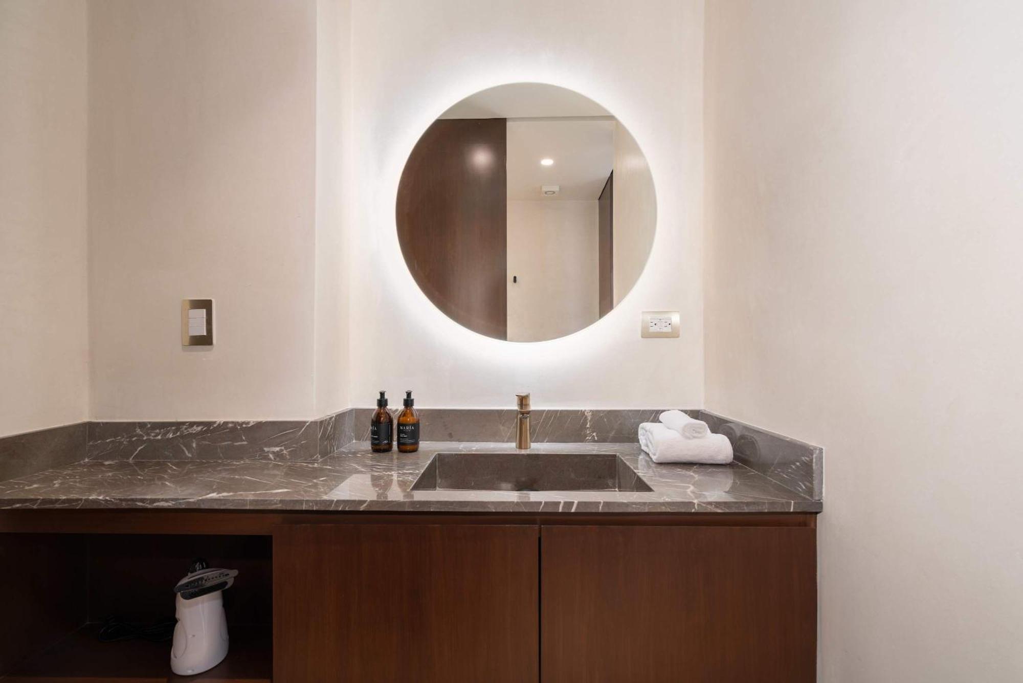 Maria - Modern 2br Retreat With Pool Apartamento *