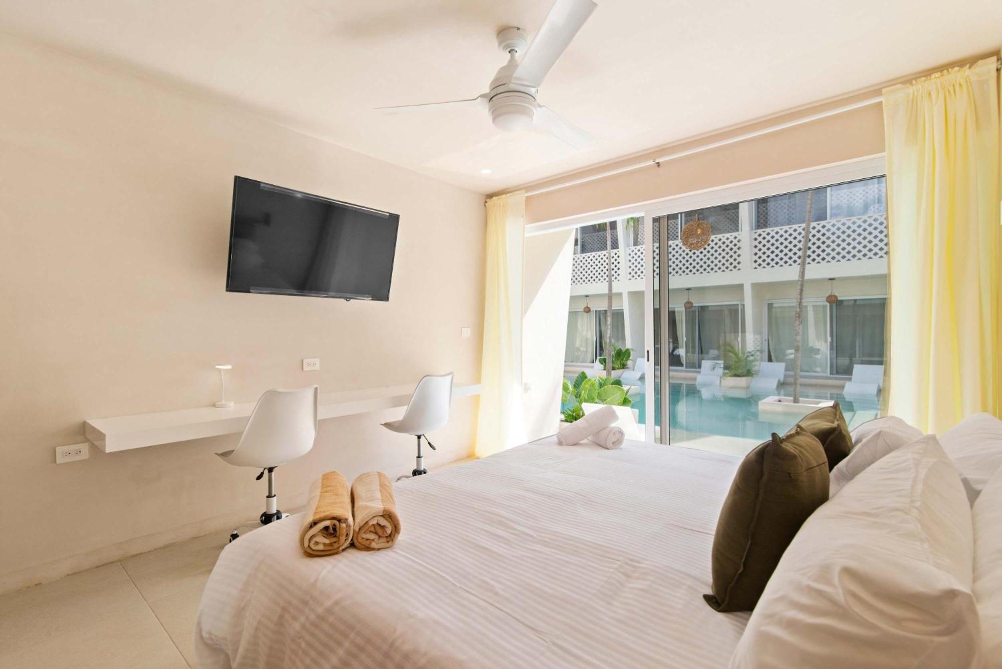 Luxury Jungle With Shared Pool Apartment