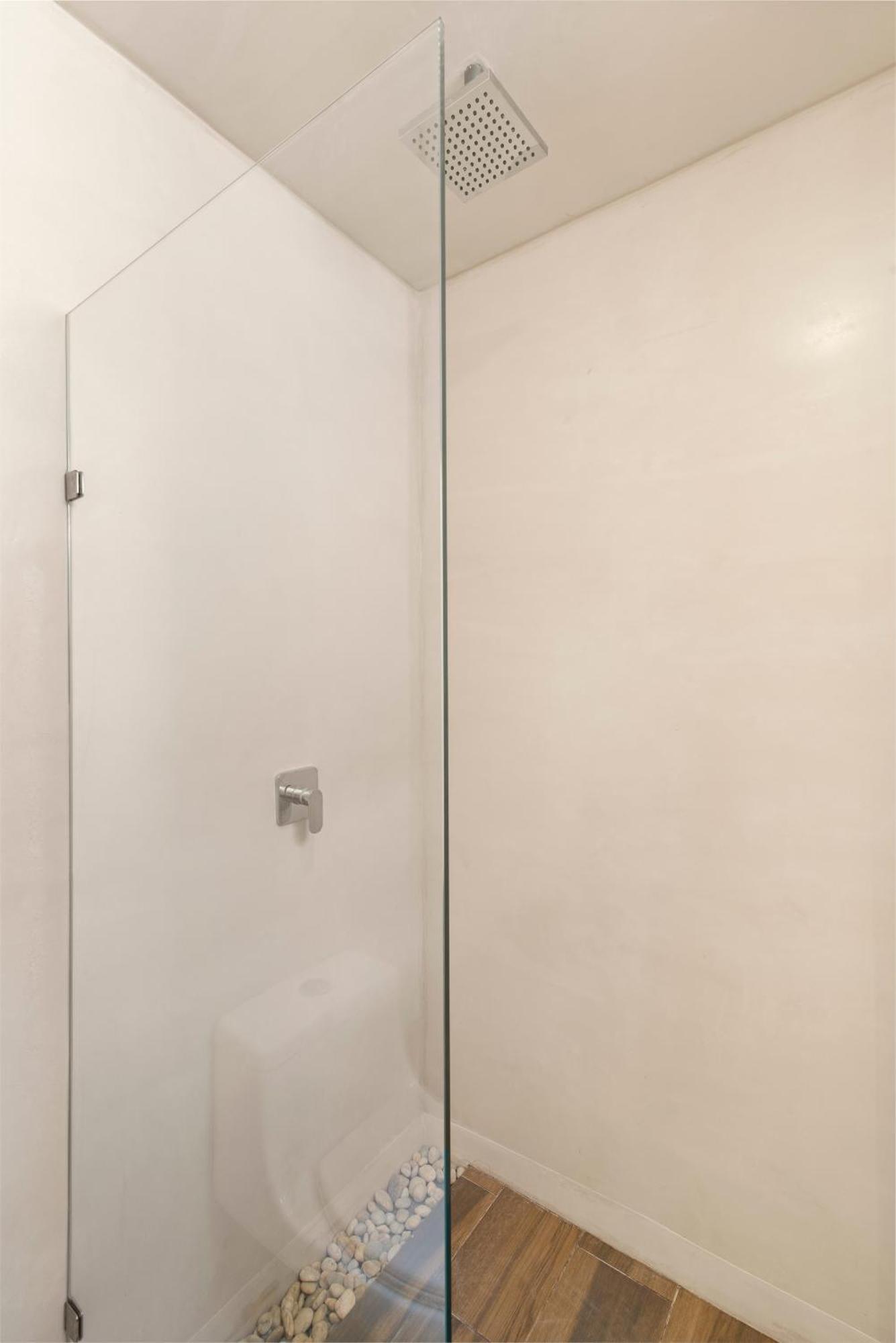 Luxury Jungle With Shared Pool *