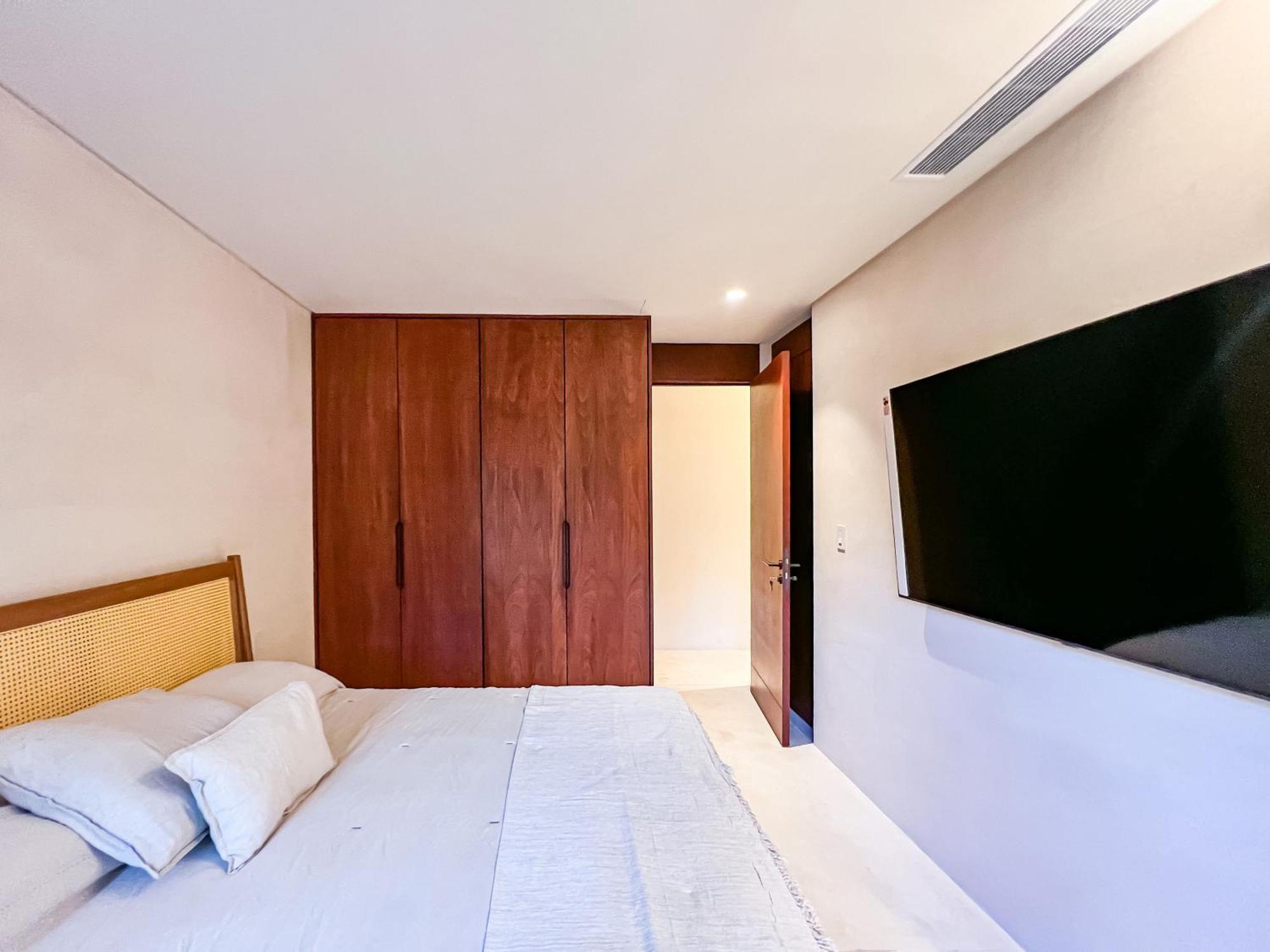 Apartment Gated 2br With Rooftop Pool