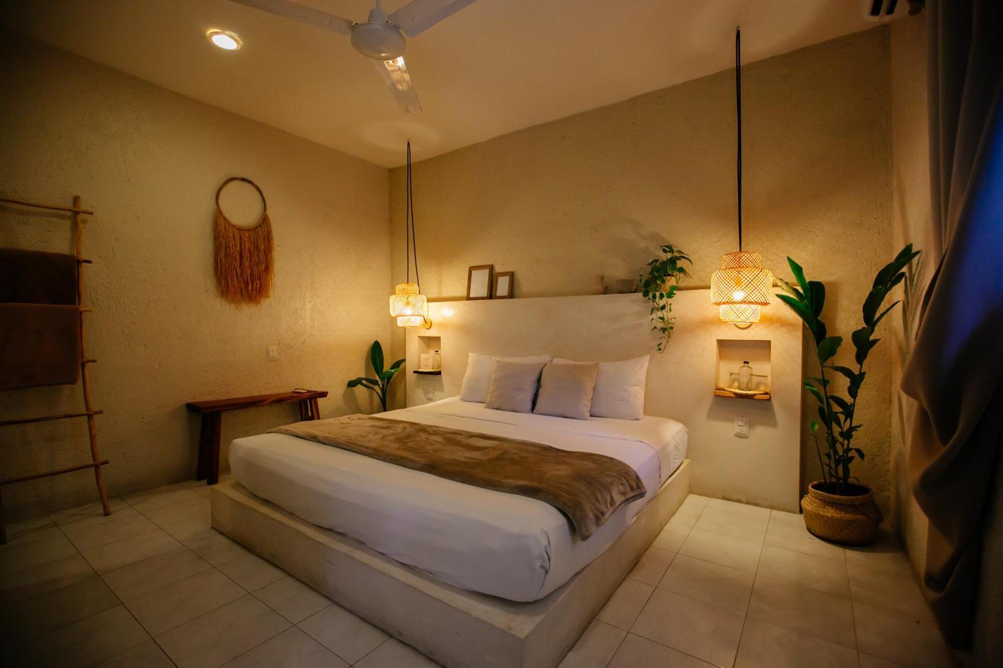 Noah Hotel