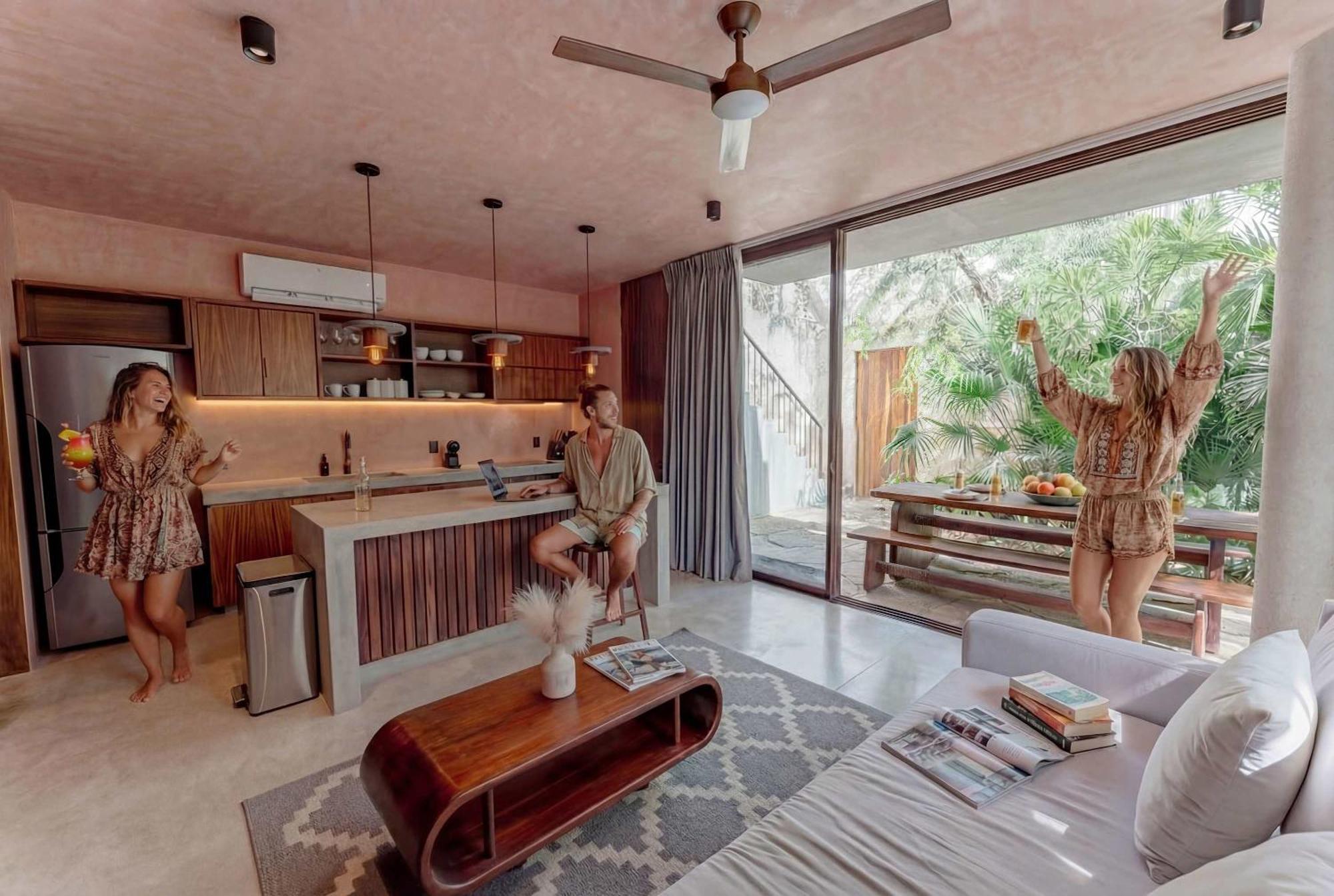 Modern 3br With 2 Pools & Rooftop Lounge *