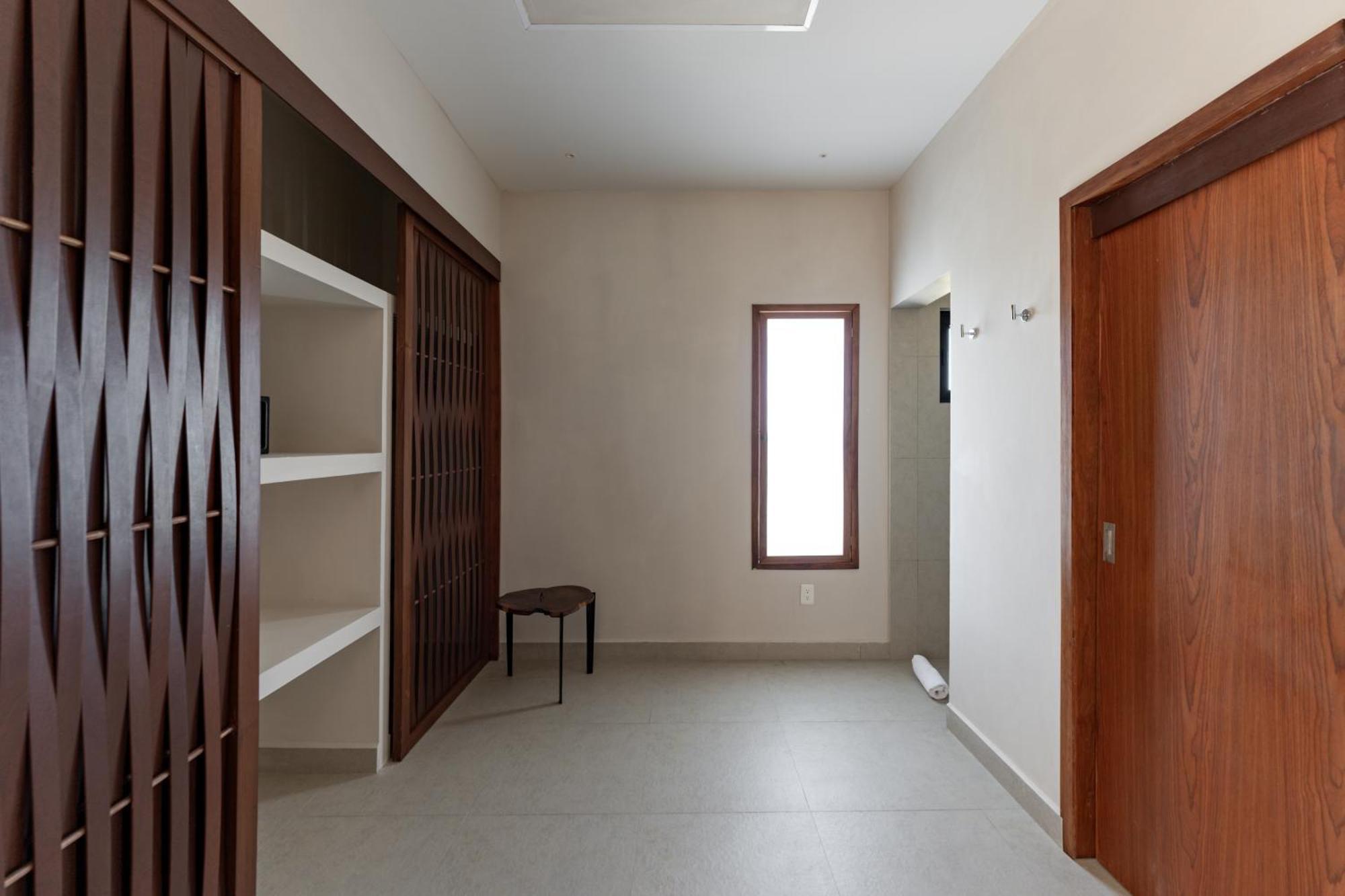Eeb Ti Kaan - Luxury Oceanfront Residences Apartahotel