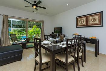 Hotel Condos Perfectly Situated Between The Beach & Tulum Town By Stella Rentals