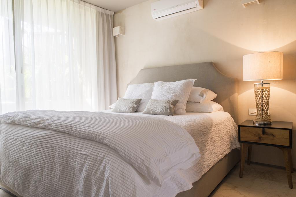 Eco-chic Design Wrapped In Nature's Elements By Stella Apartment *