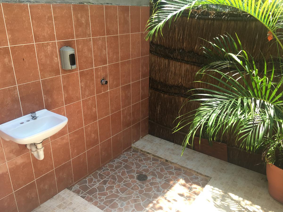 Cabanas Camping Yaxmuul *