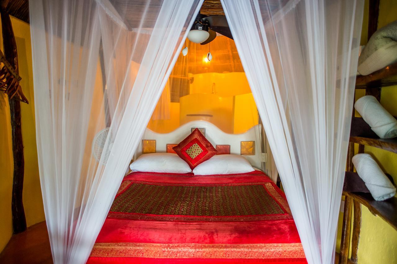 Cabanas La Luna Hotel