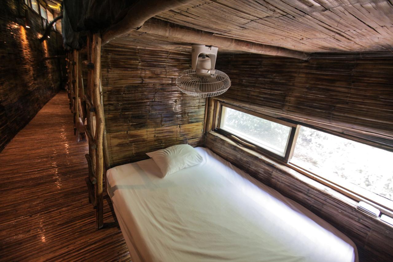 Bambu Gran Palas Hostal Party Hostel