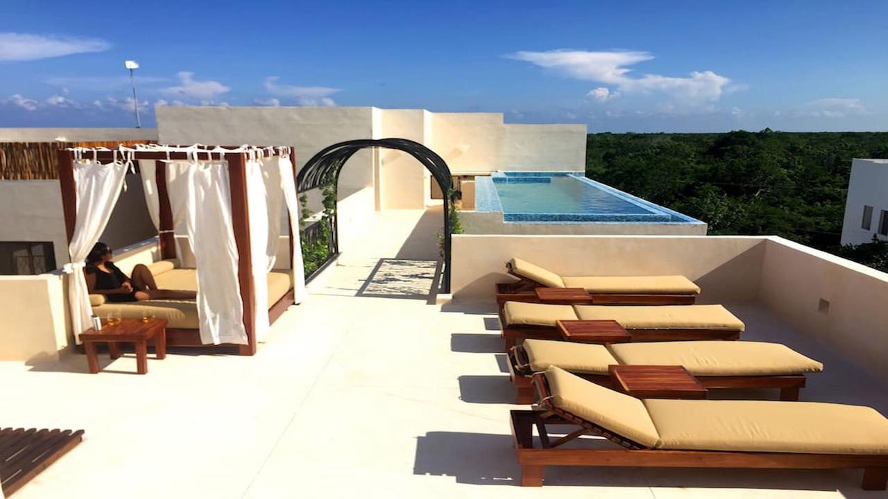 Rooftop Pool Apartment