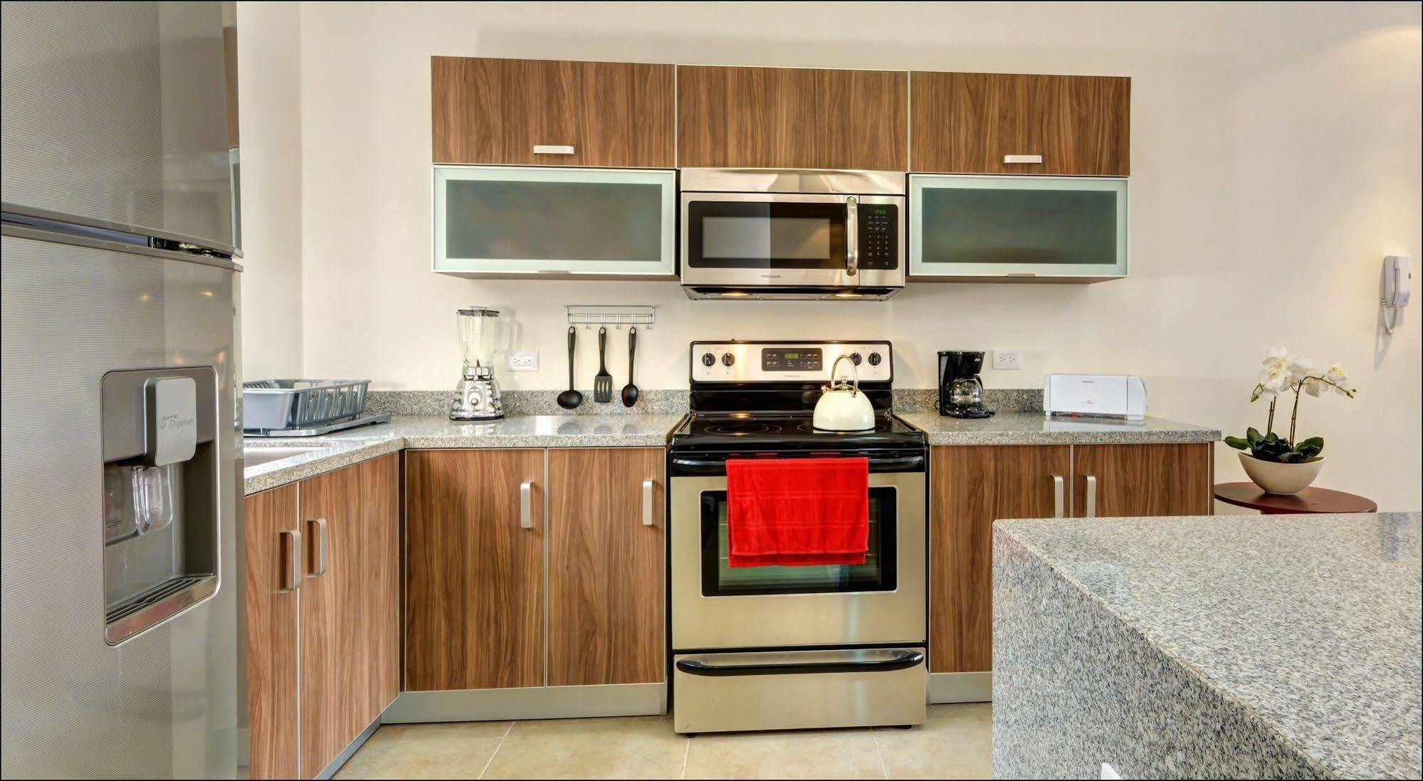 Ana's Village Apartment *