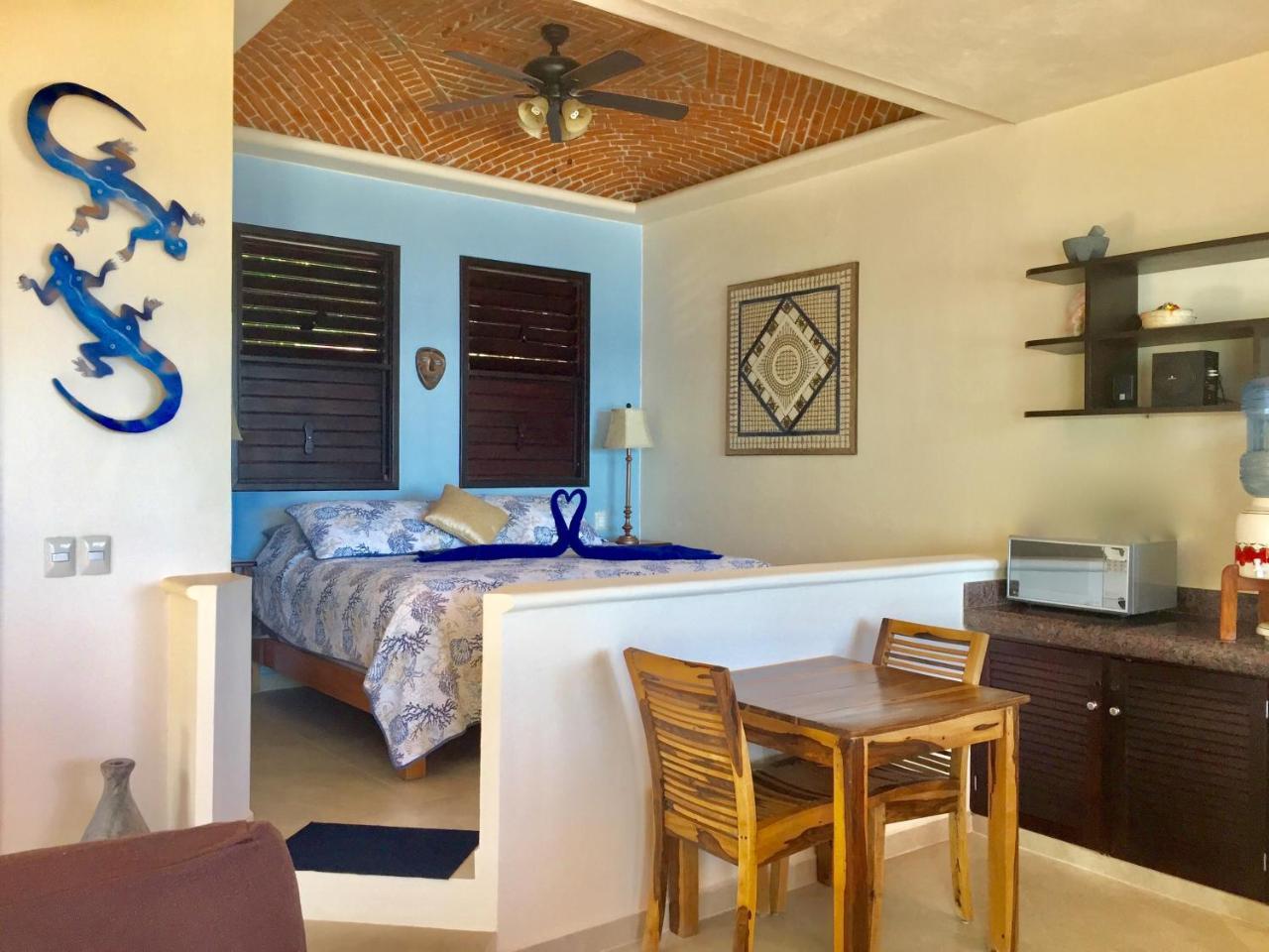 Nah Uxibal And Casitas