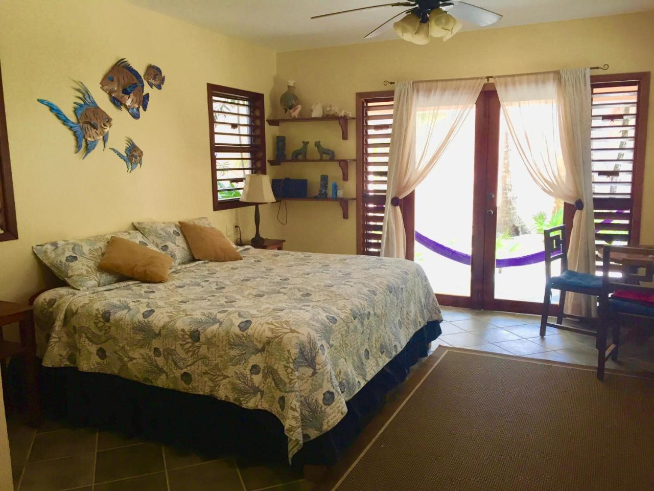 Nah Uxibal And Casitas *