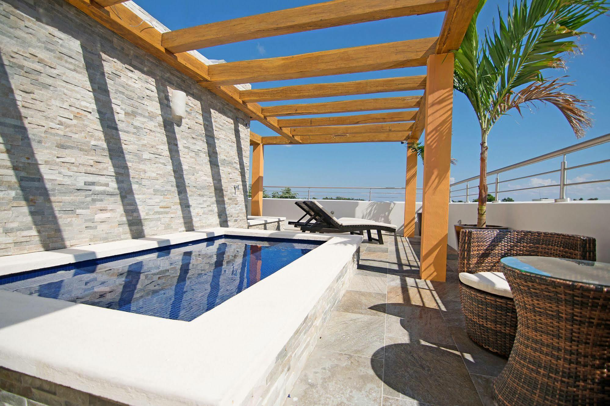 Azura Boutique Hotel 4*